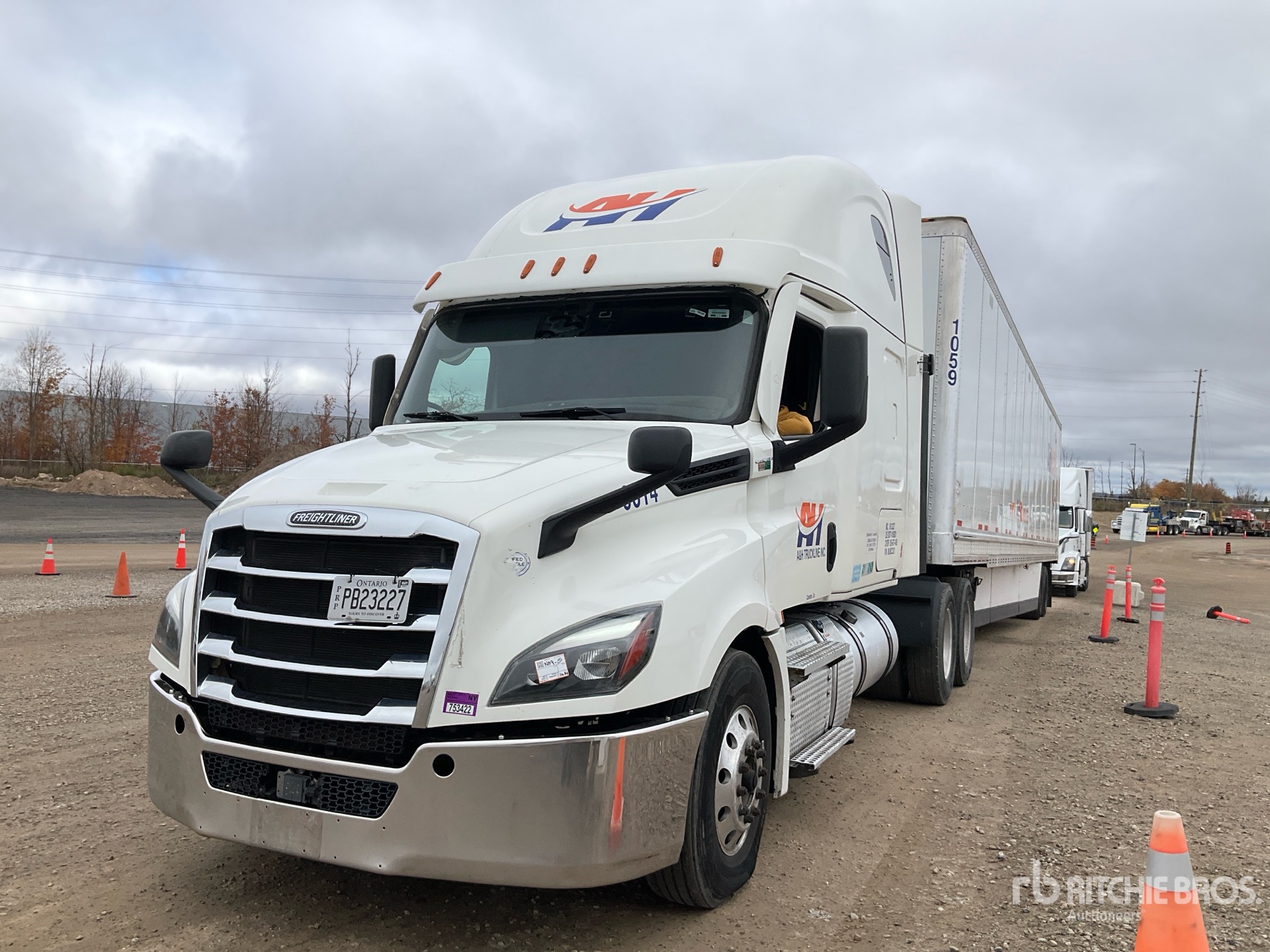 2021 Freightliner CASCADIA 126