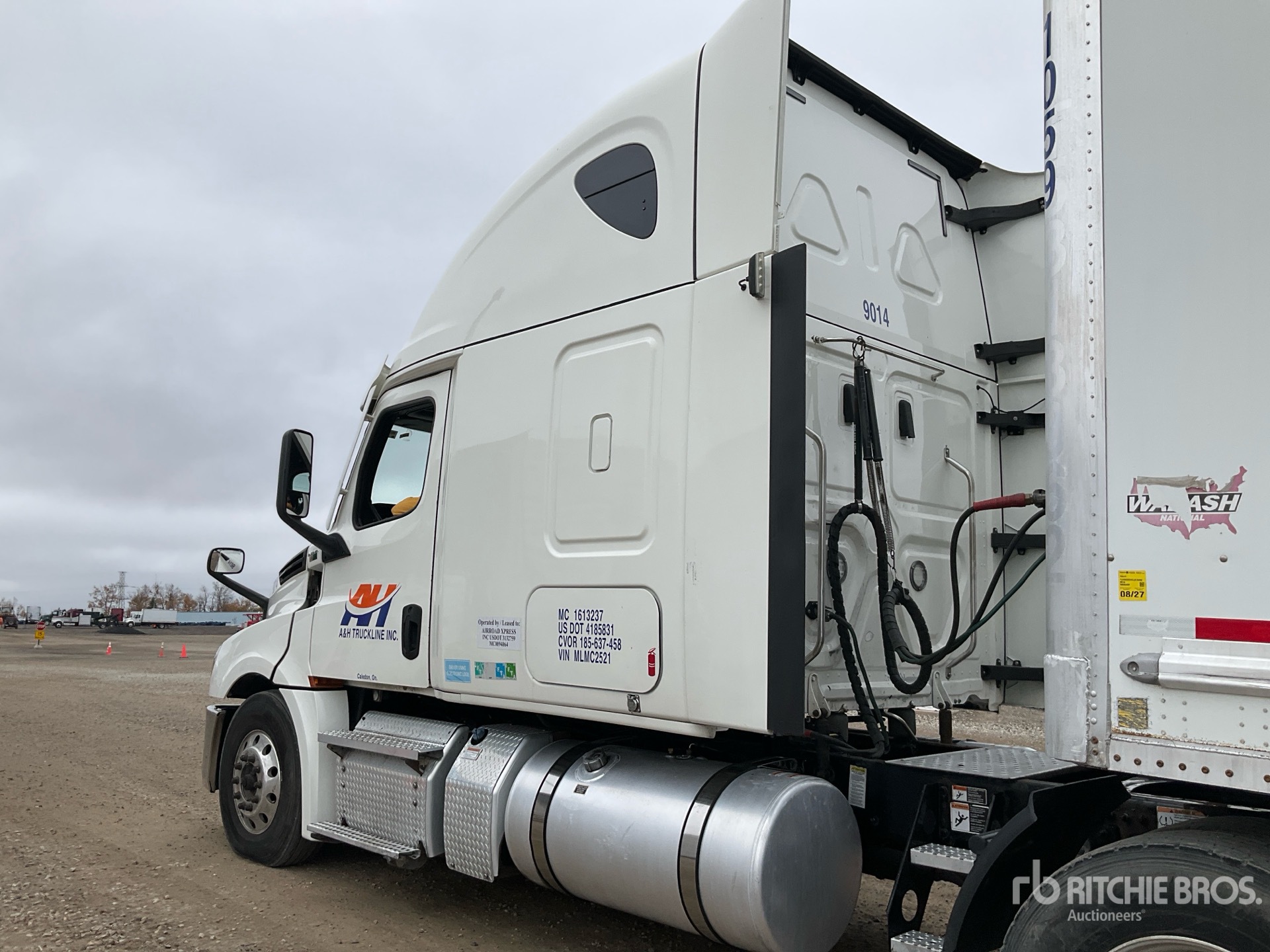 2021 Freightliner CASCADIA 126