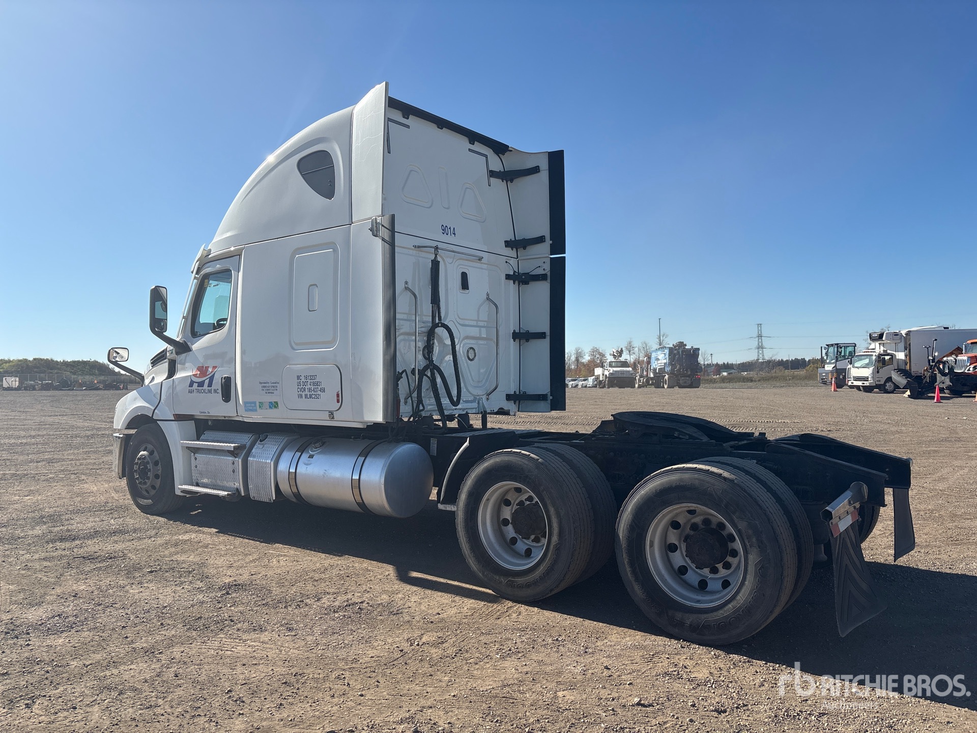 2021 Freightliner CASCADIA 126