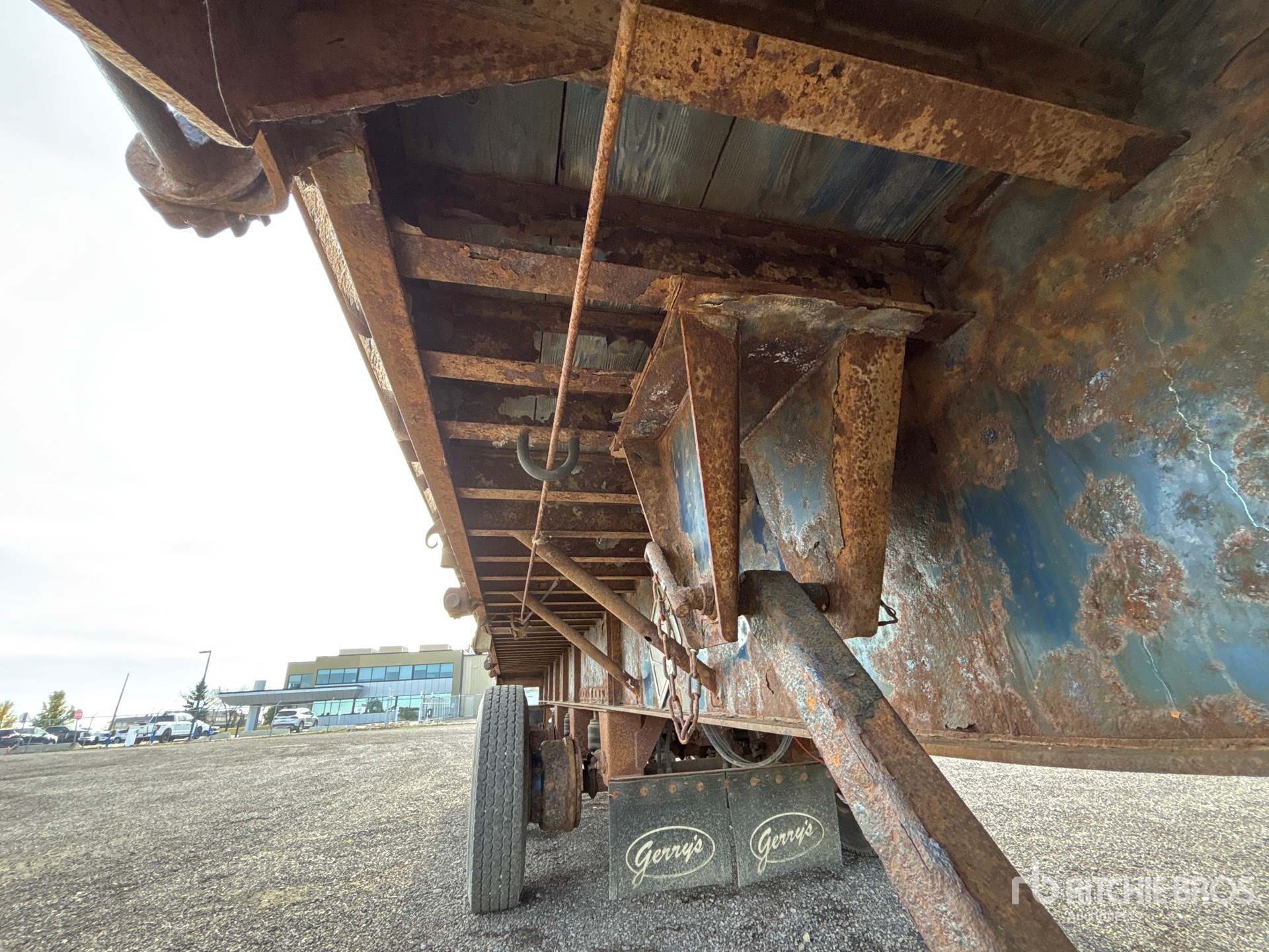 2005 Load King  40 FT TRI/A SPREAD AXLE