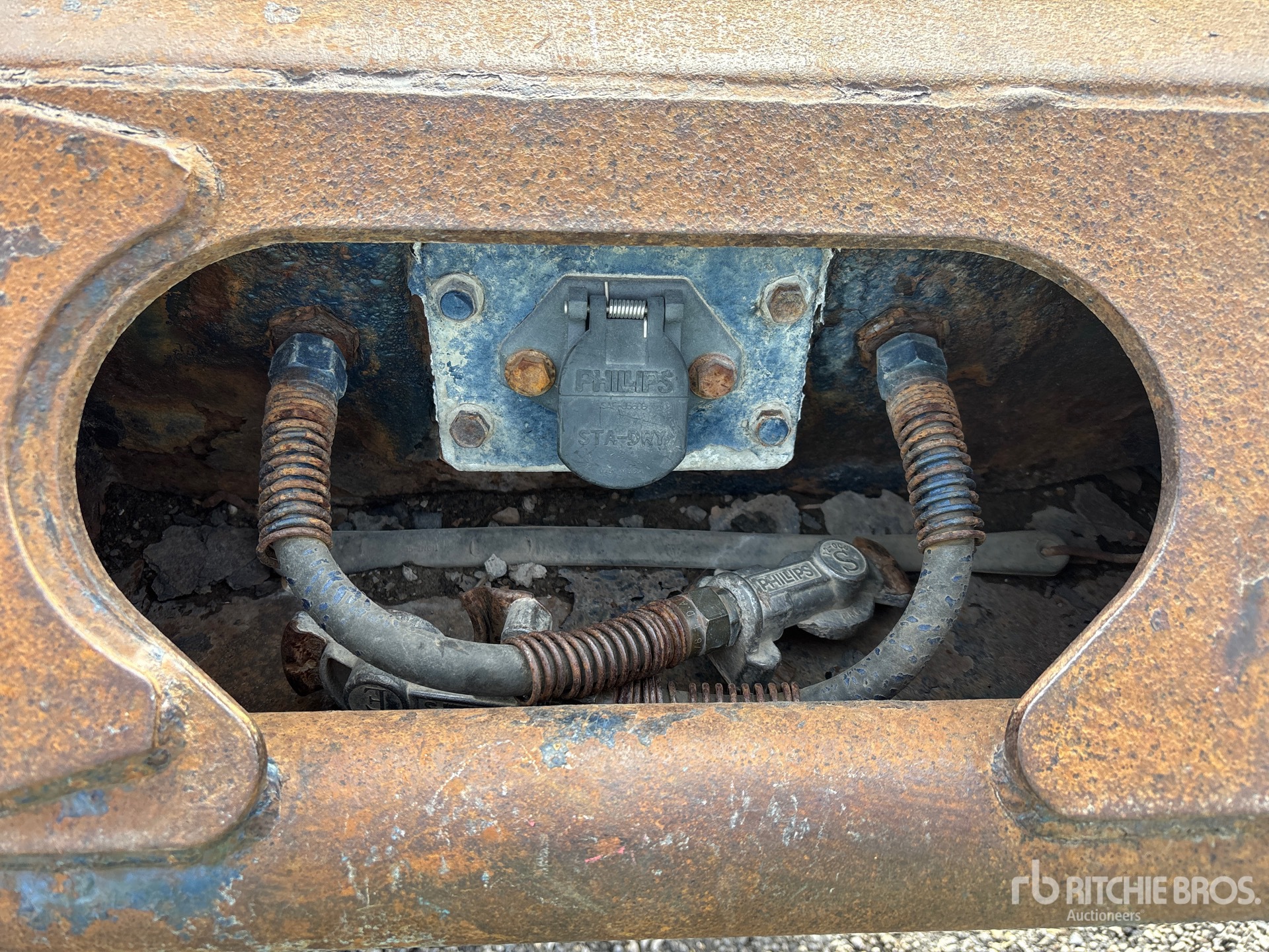 2005 Load King  40 FT TRI/A SPREAD AXLE
