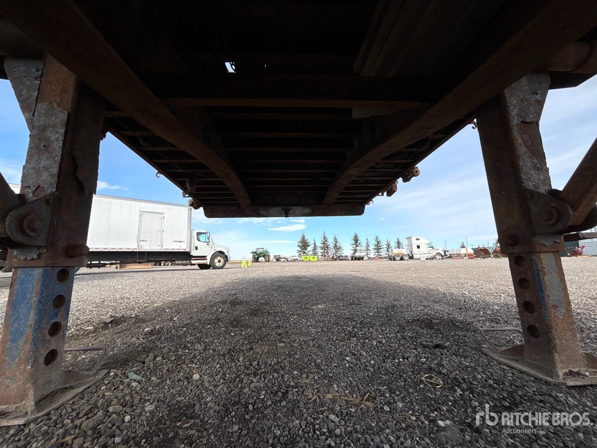 2005 Load King  40 FT TRI/A SPREAD AXLE