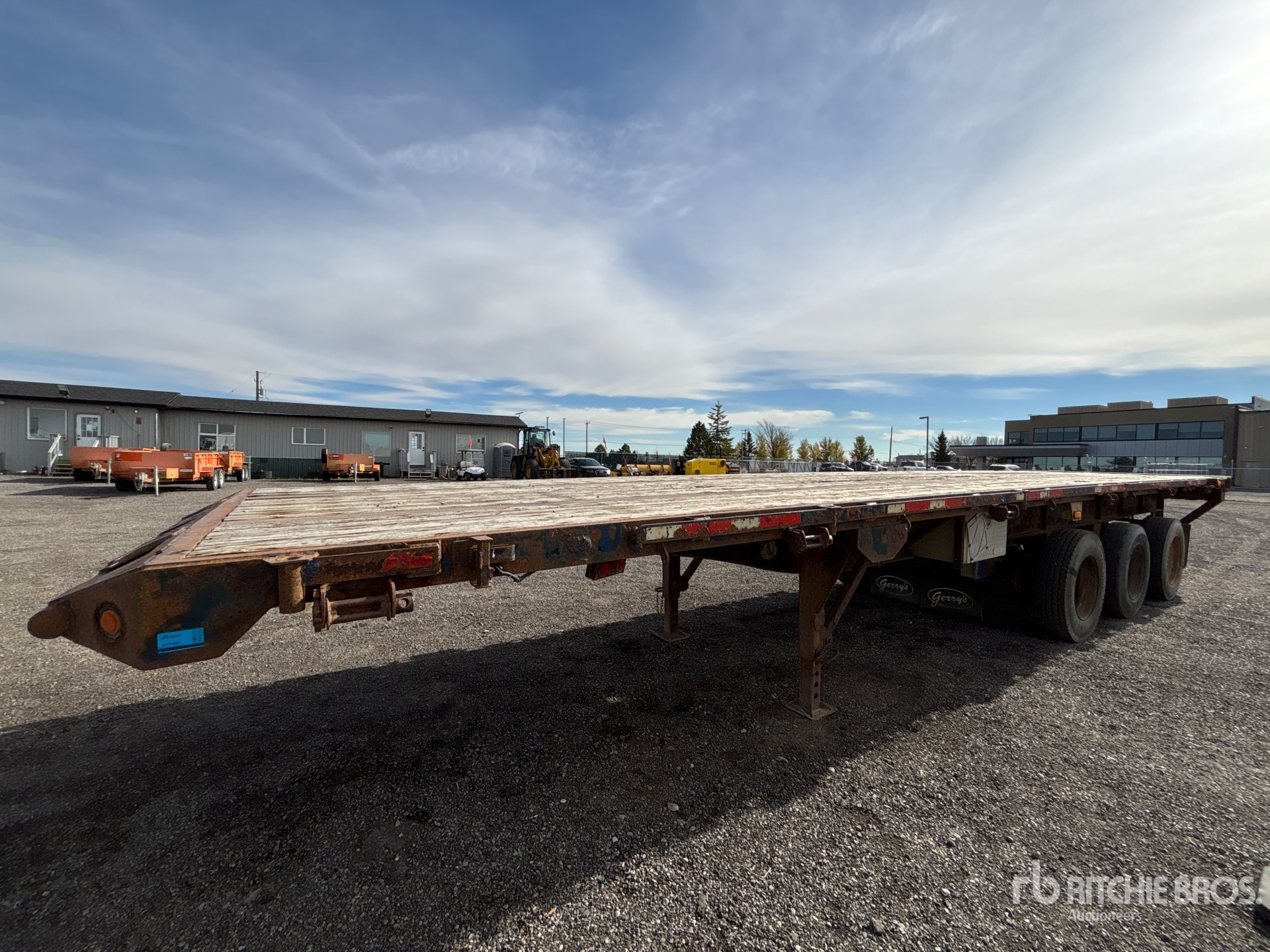 Photo of 2005 Load King  40 ft Tri/A Spread Axle