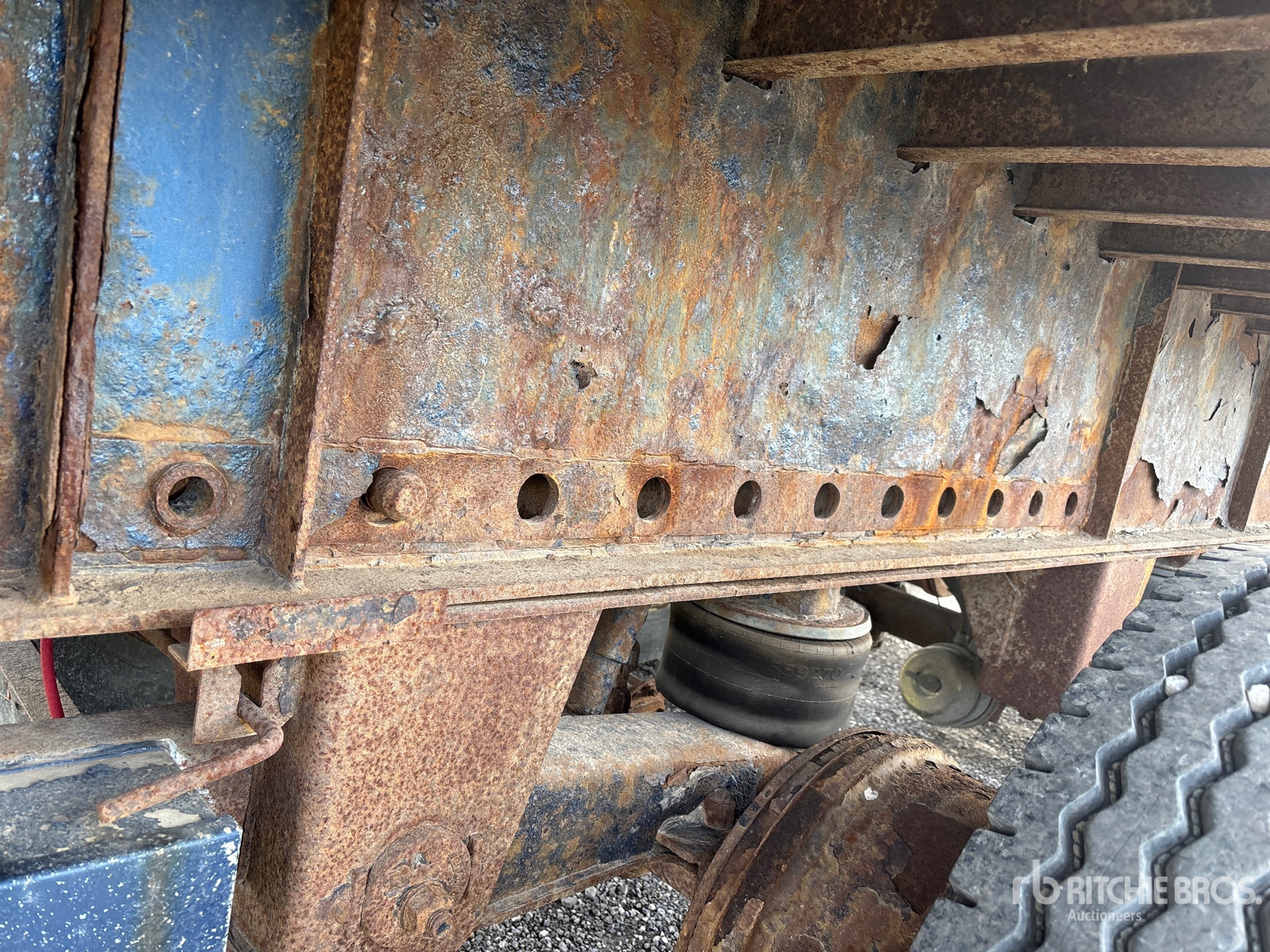 2005 Load King  40 FT TRI/A SPREAD AXLE