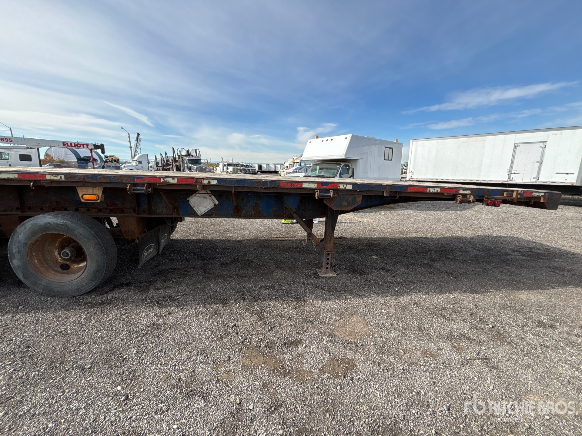 2005 Load King  40 FT TRI/A SPREAD AXLE