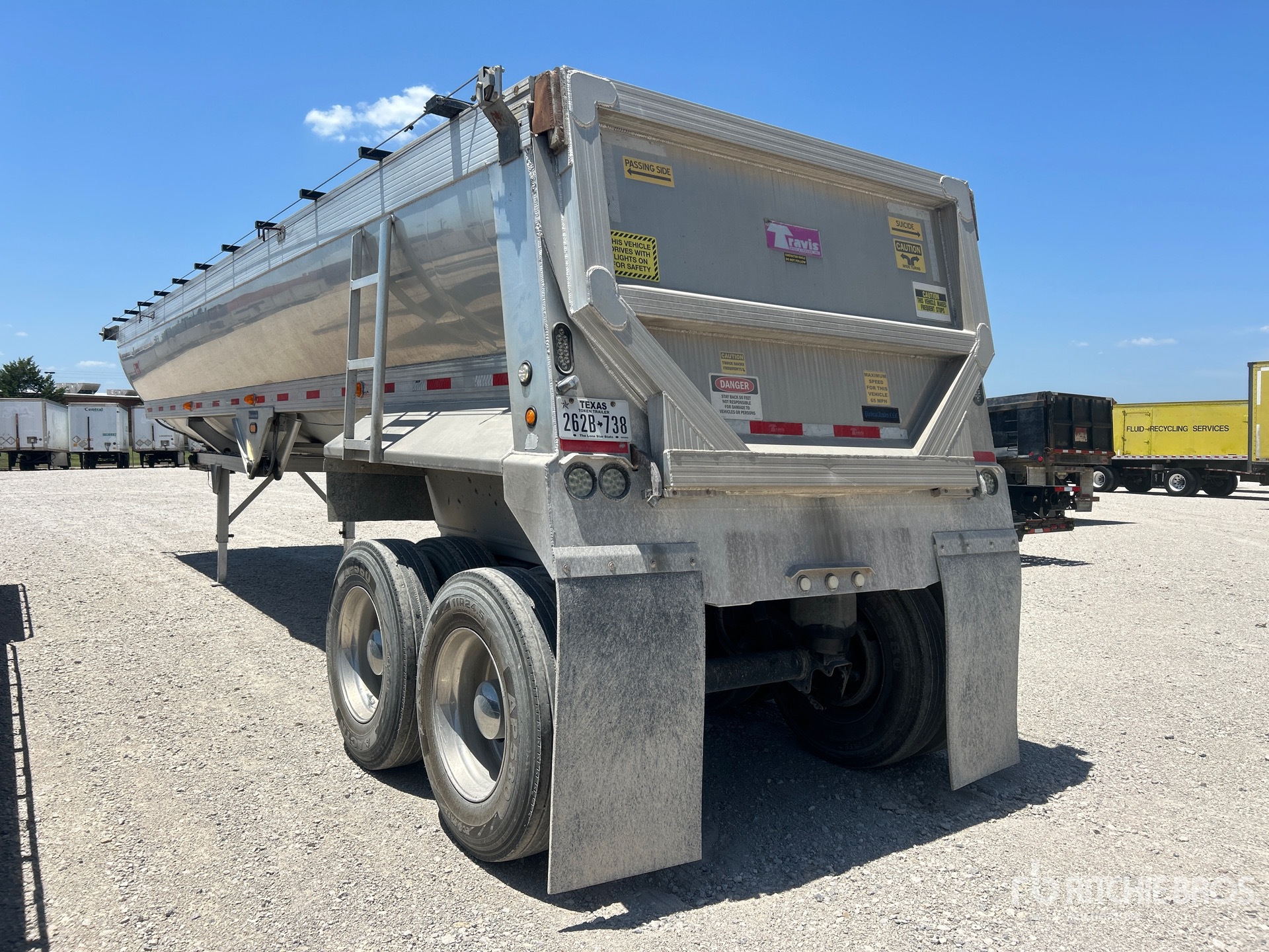 2019 Travis 35 FT T/A ALUMINUM FRAMELESS