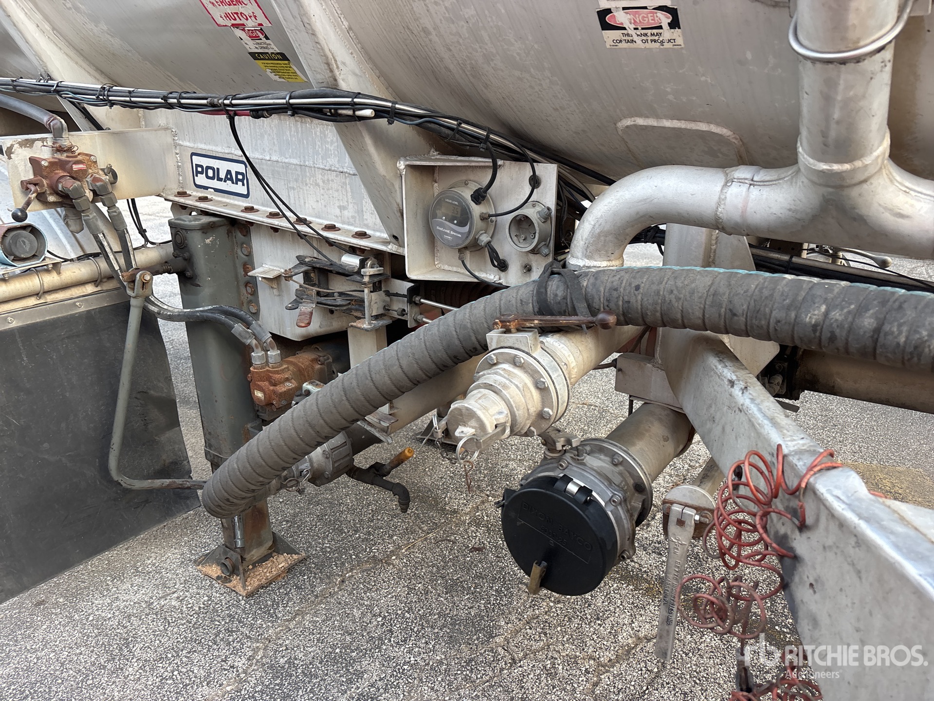 2012 Polar 8400 GAL T/A