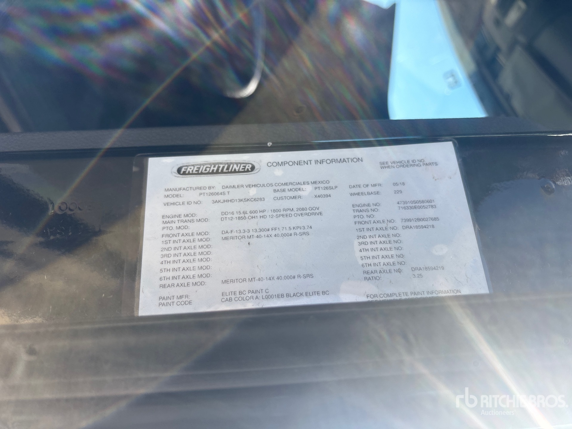 2019 Freightliner CASCADIA 126