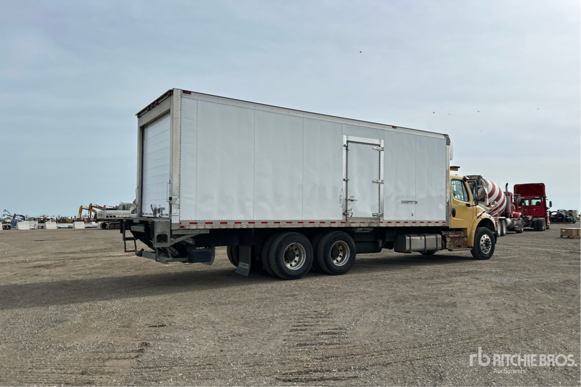 2020 Freightliner M2 106