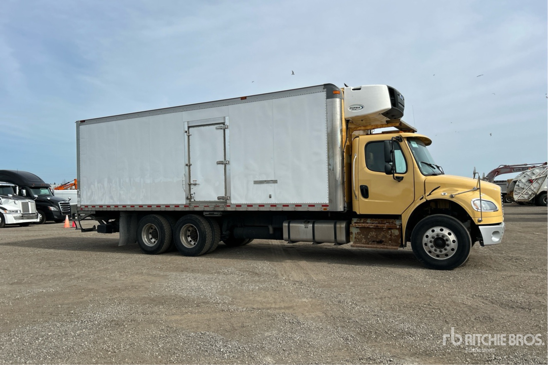 2020 Freightliner M2 106