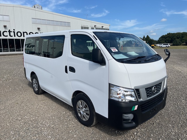 2014 Nissan NV350CARAVAN 10 Passenger Van