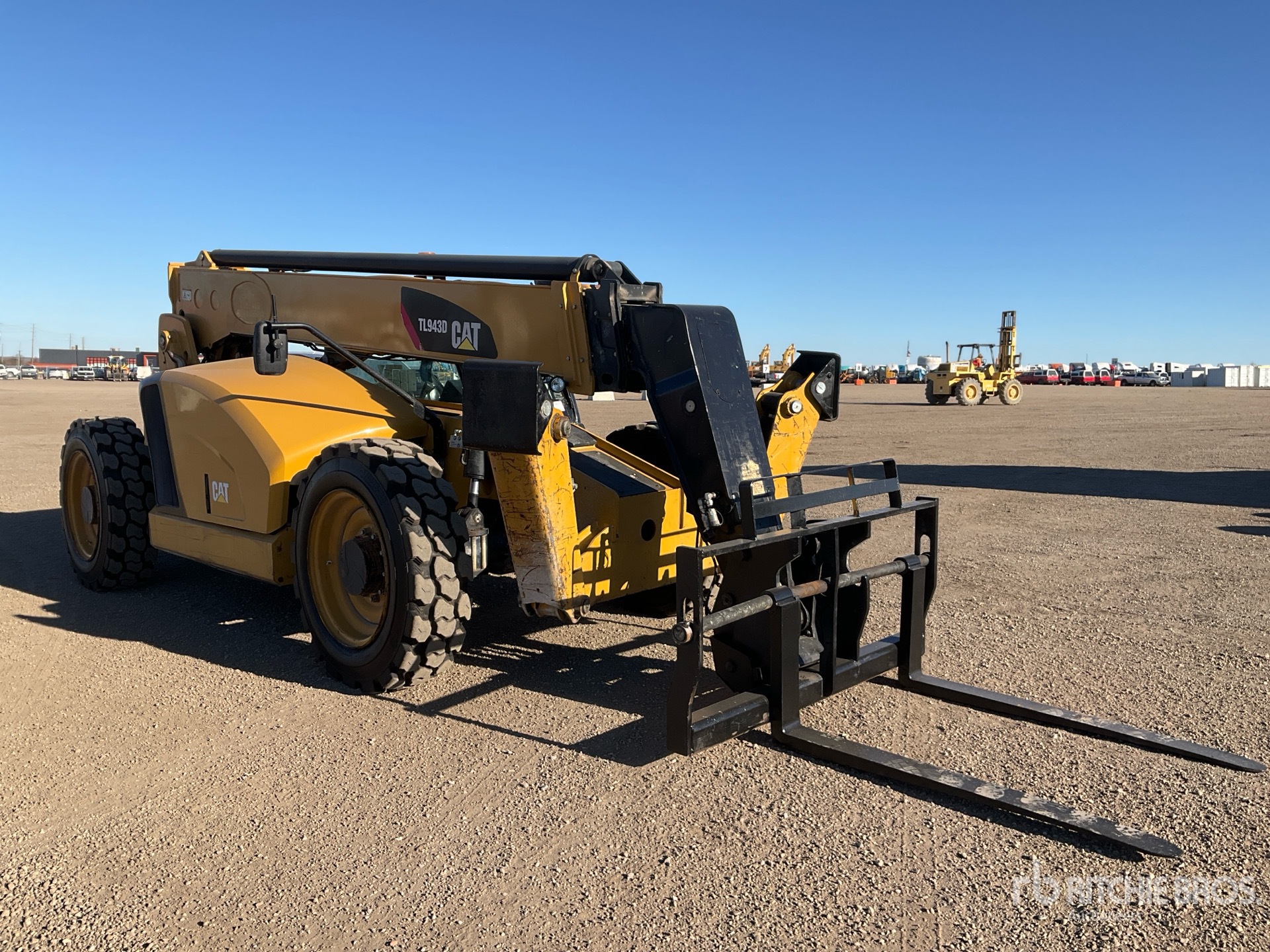 2016 Caterpillar TL943D