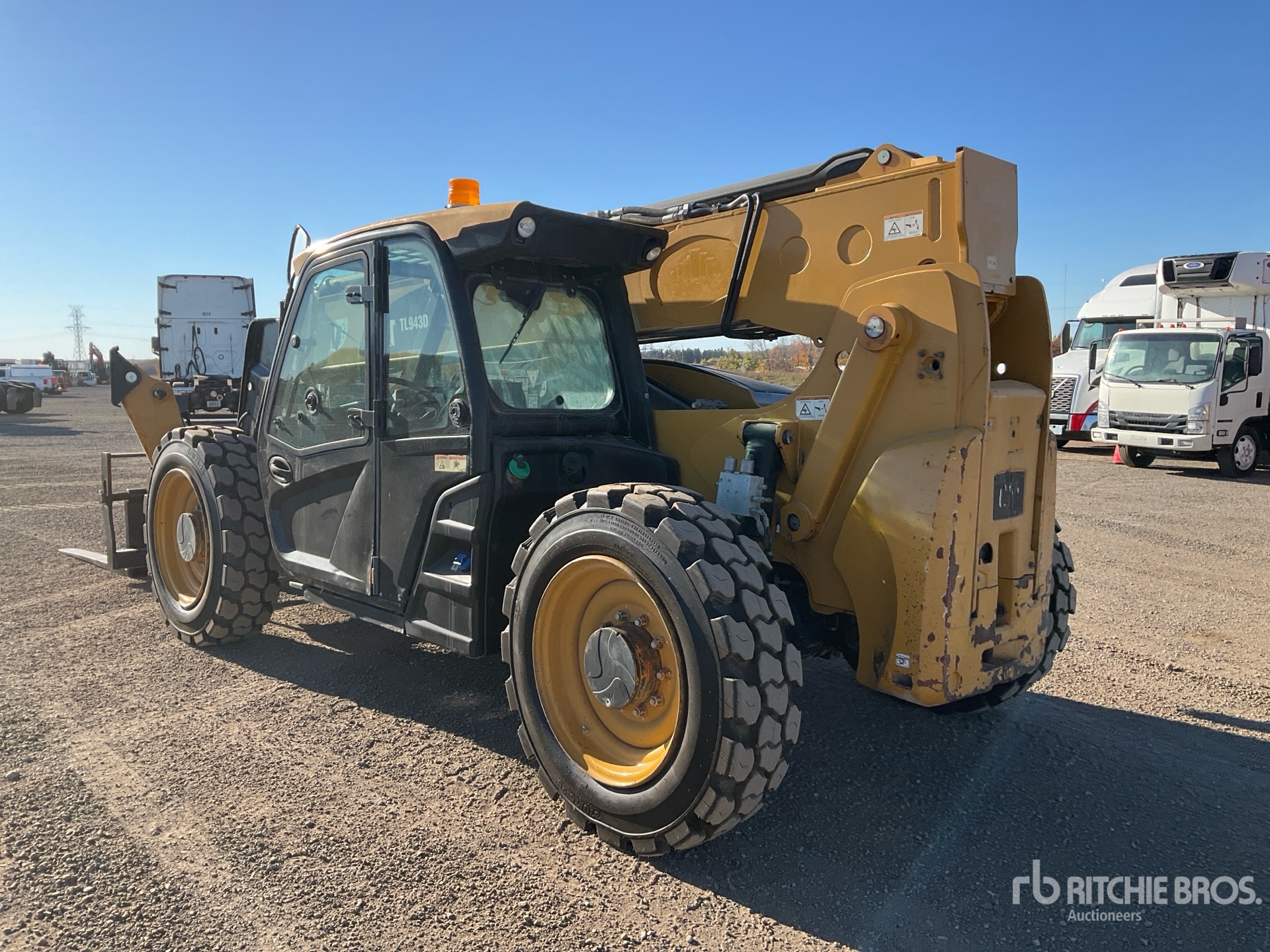 2016 Caterpillar TL943D