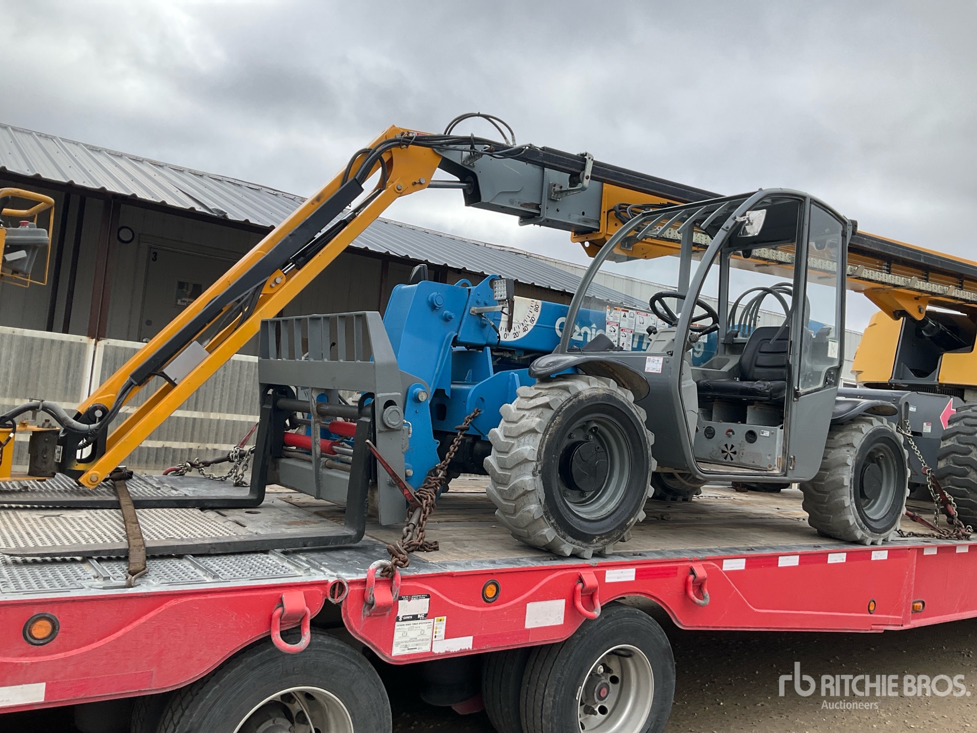 Photo of 2012 Genie GTH-5519