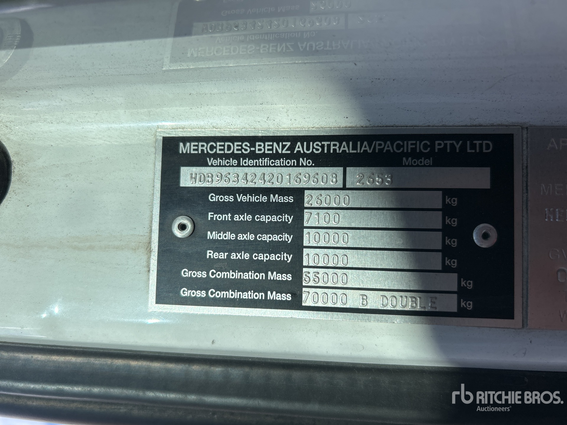 2017 Mercedes-Benz 2653