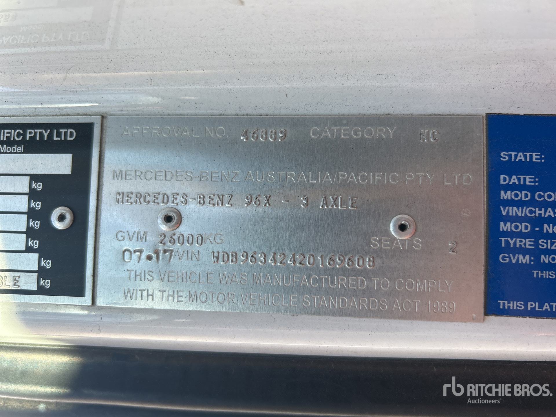2017 Mercedes-Benz 2653
