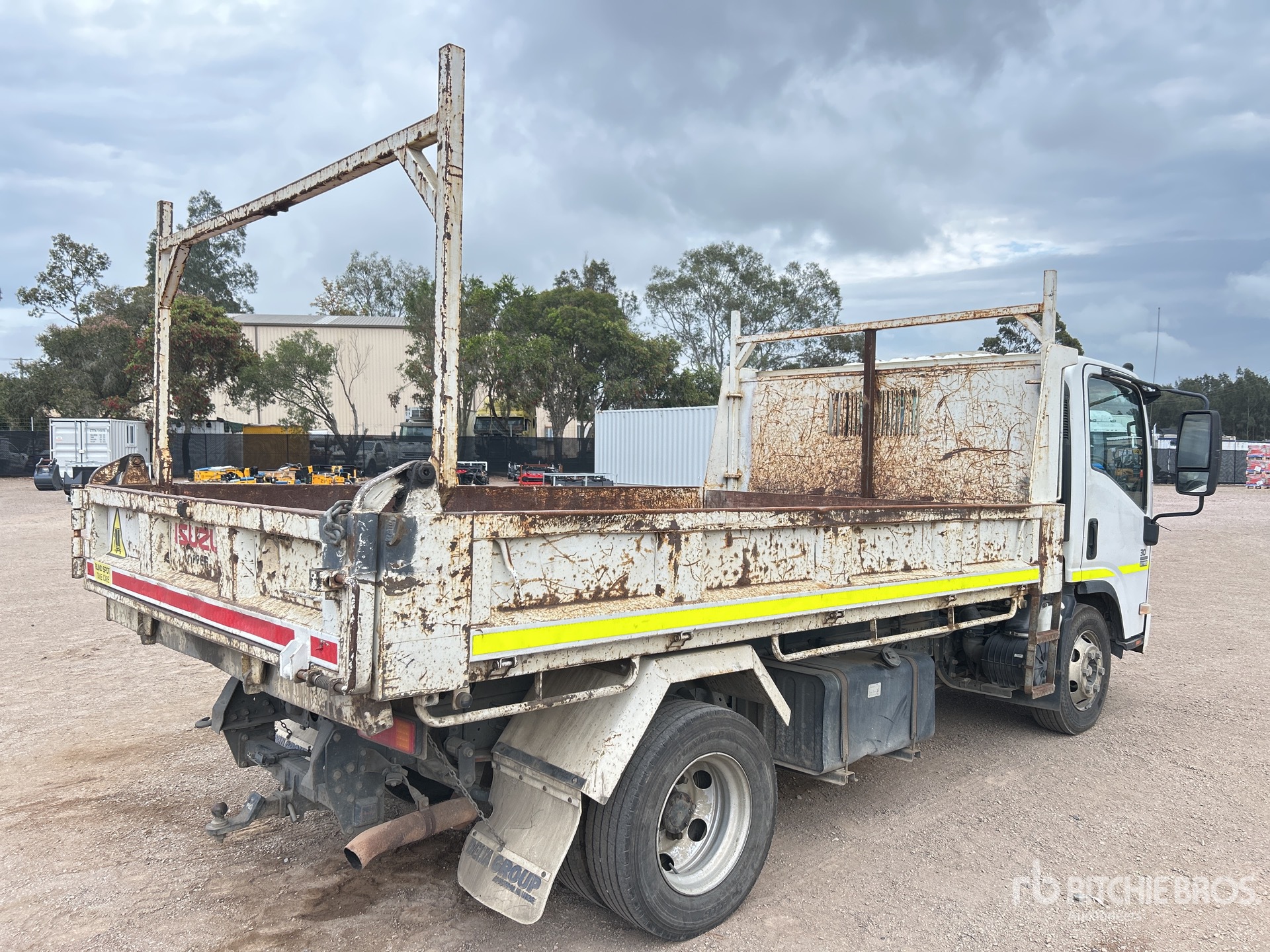 2009 Isuzu NPR300