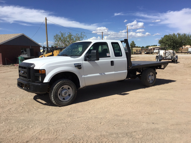 2008 Ford F-250 Extended Cab 4x4 Flatbed Truck