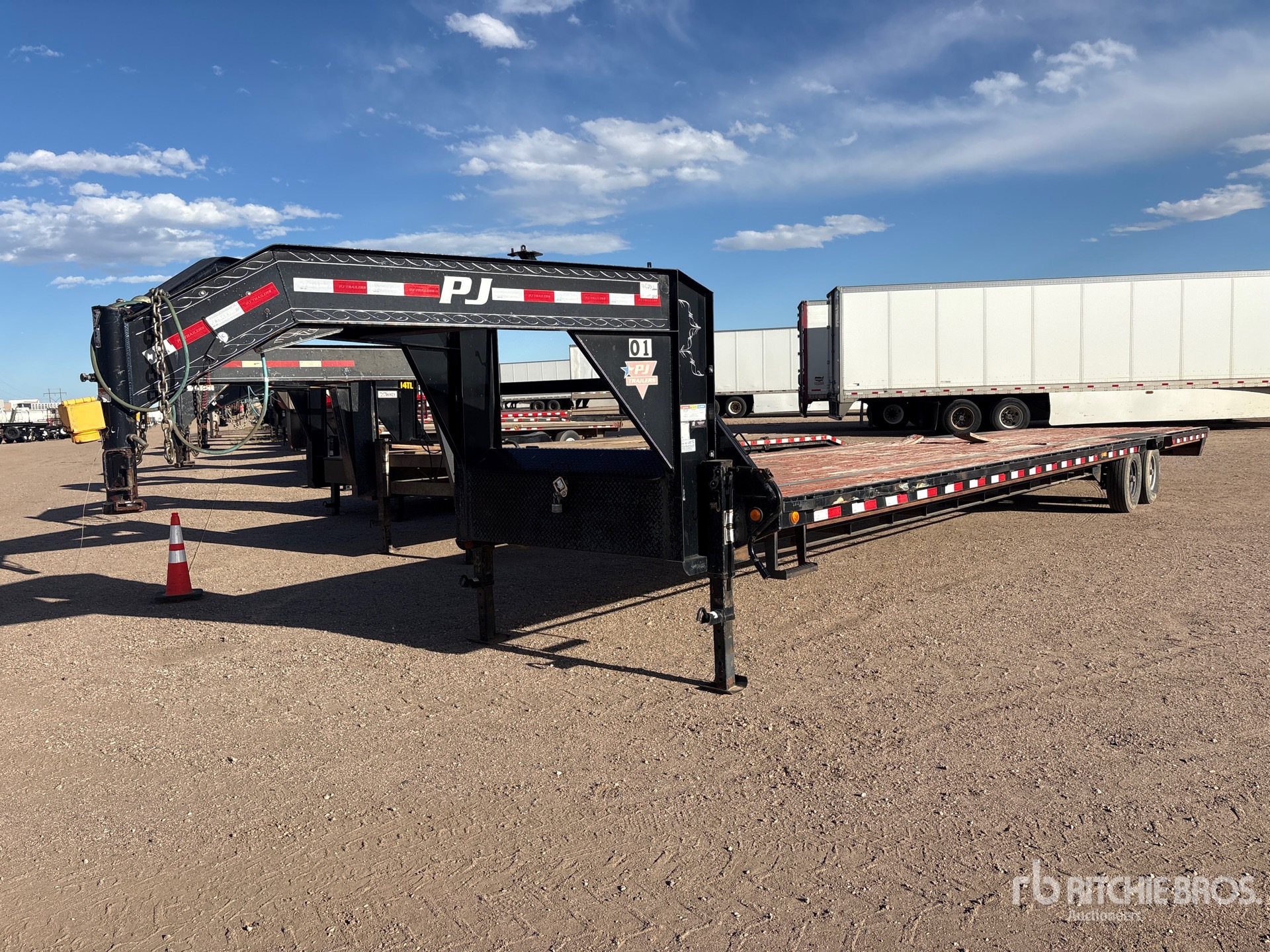 Photo of 2022 Pj Trailers 40 ft T/A Gooseneck