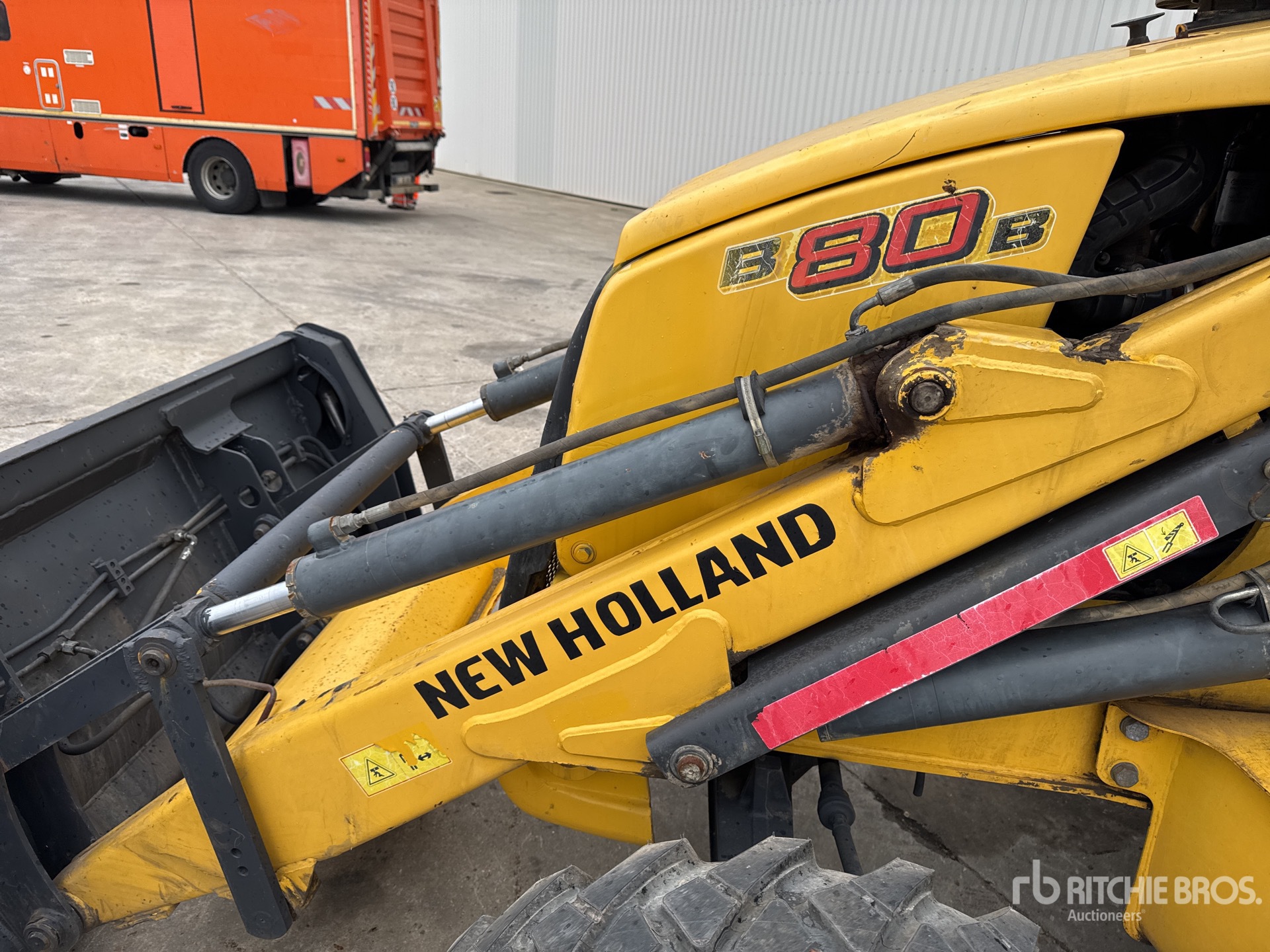 2017 New Holland B80B-SS