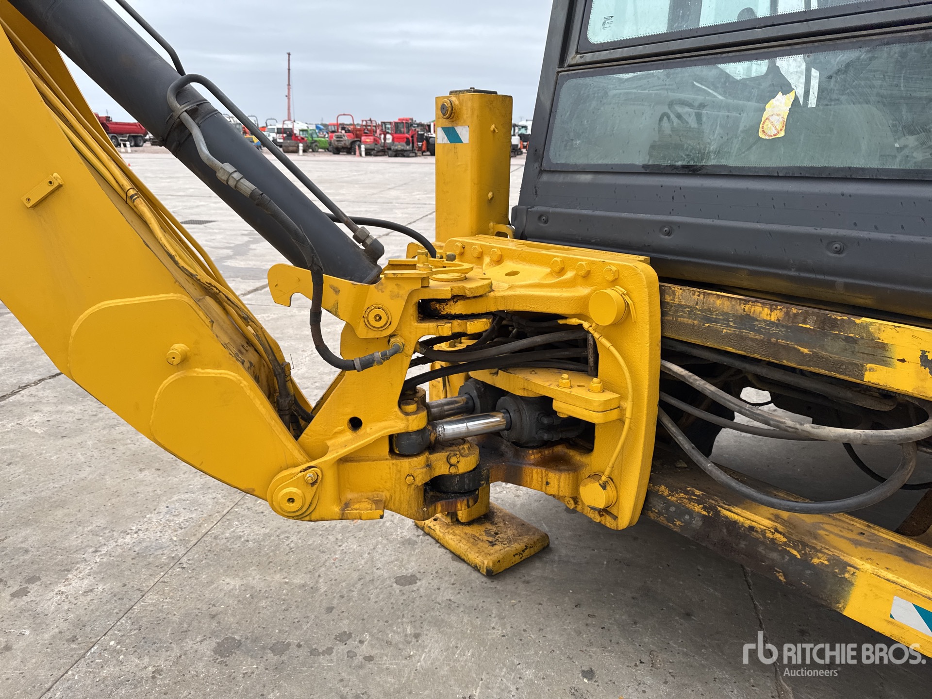 2017 New Holland B80B-SS