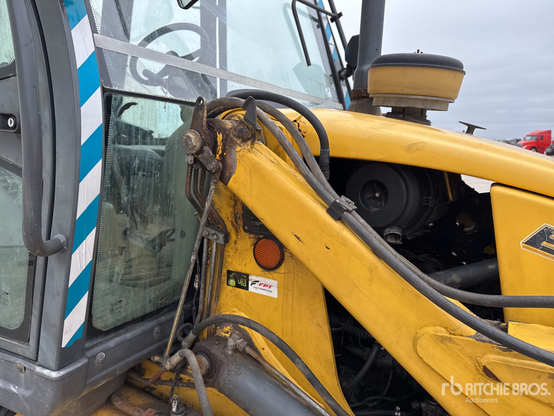 2017 New Holland B80B-SS