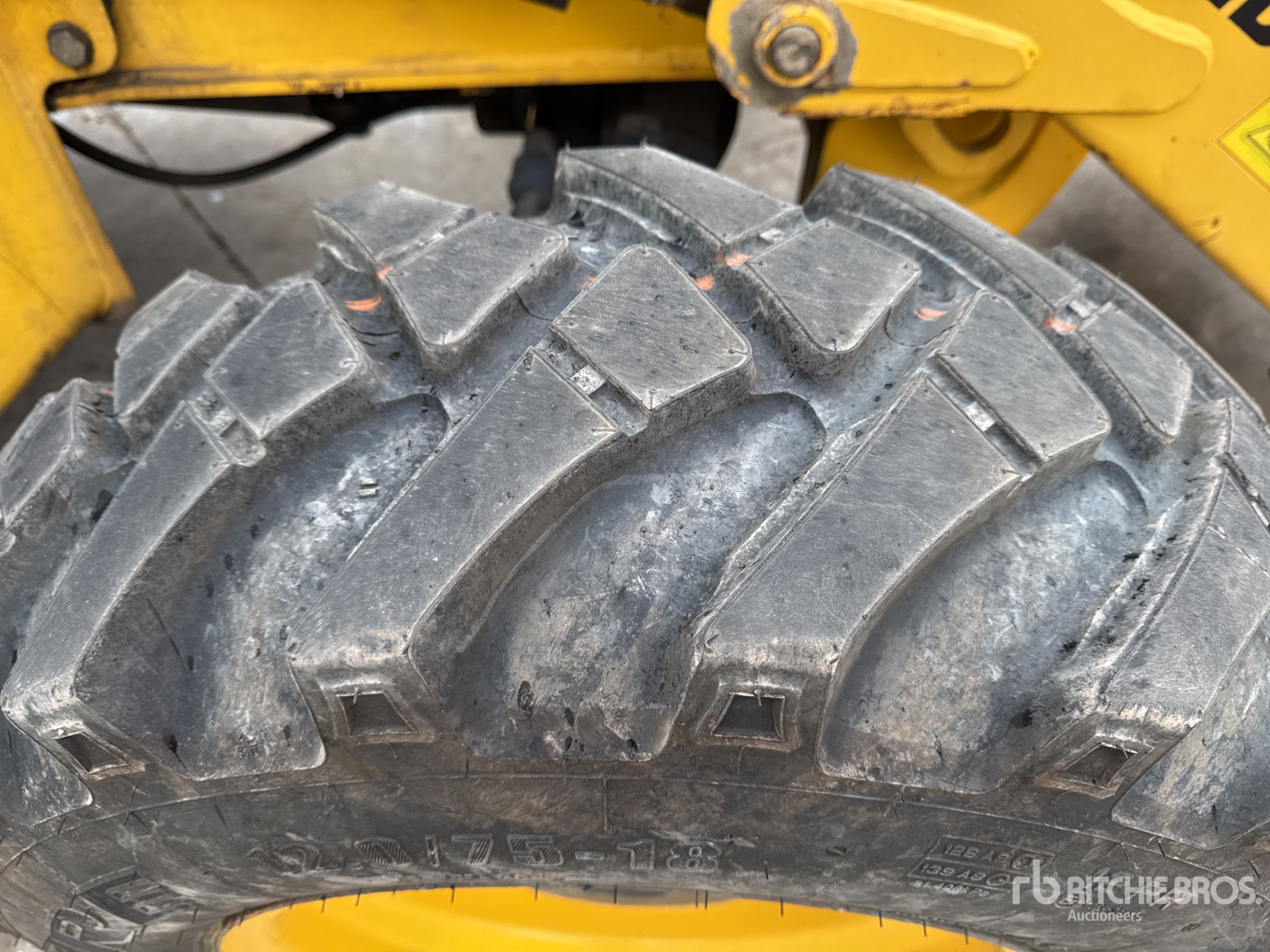 2017 New Holland B80B-SS