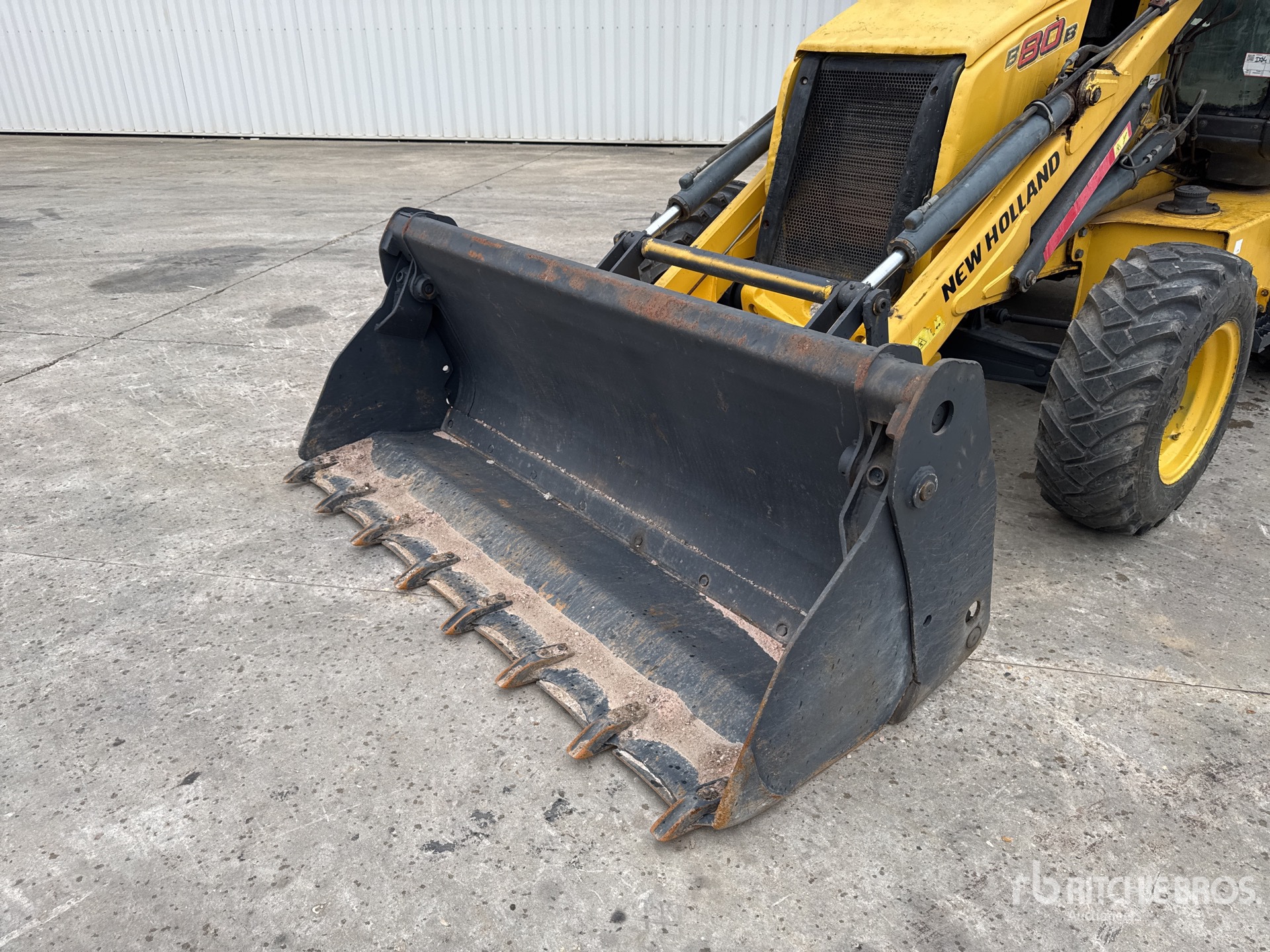 2017 New Holland B80B-SS