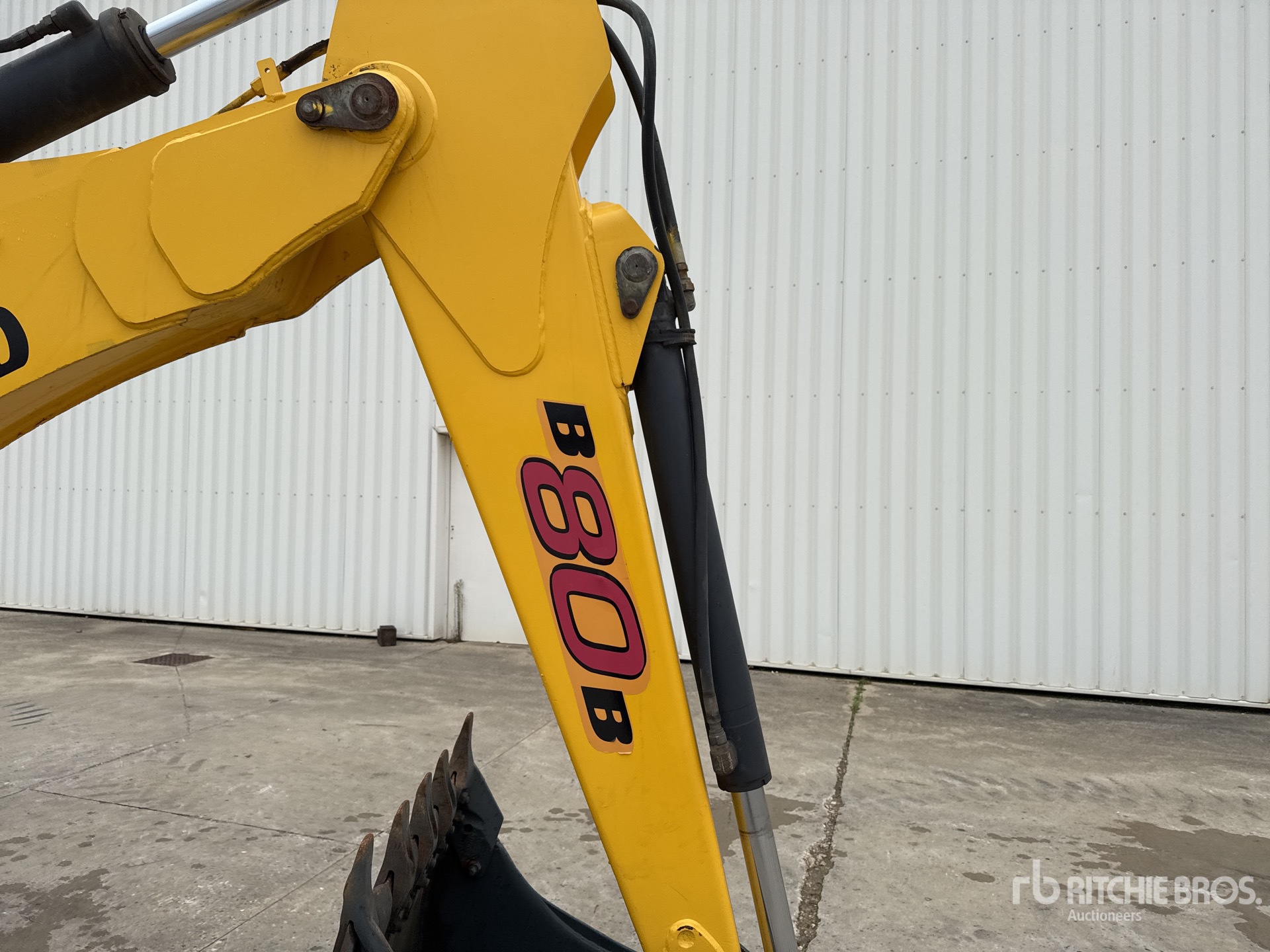 2017 New Holland B80B-SS
