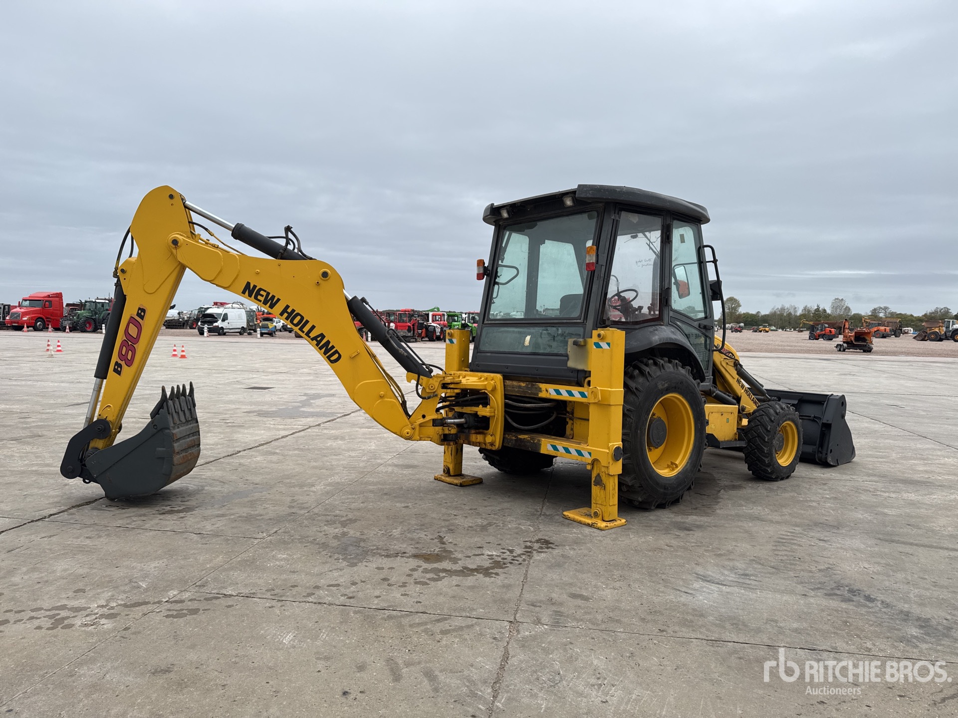 2017 New Holland B80B-SS