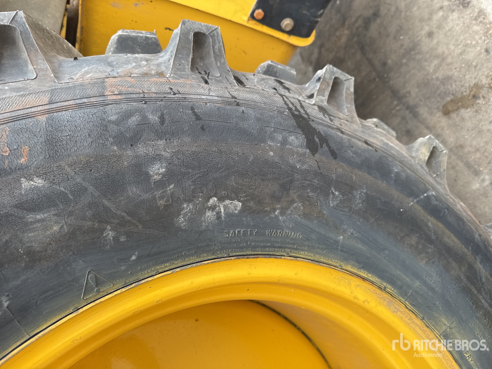 2017 New Holland B80B-SS