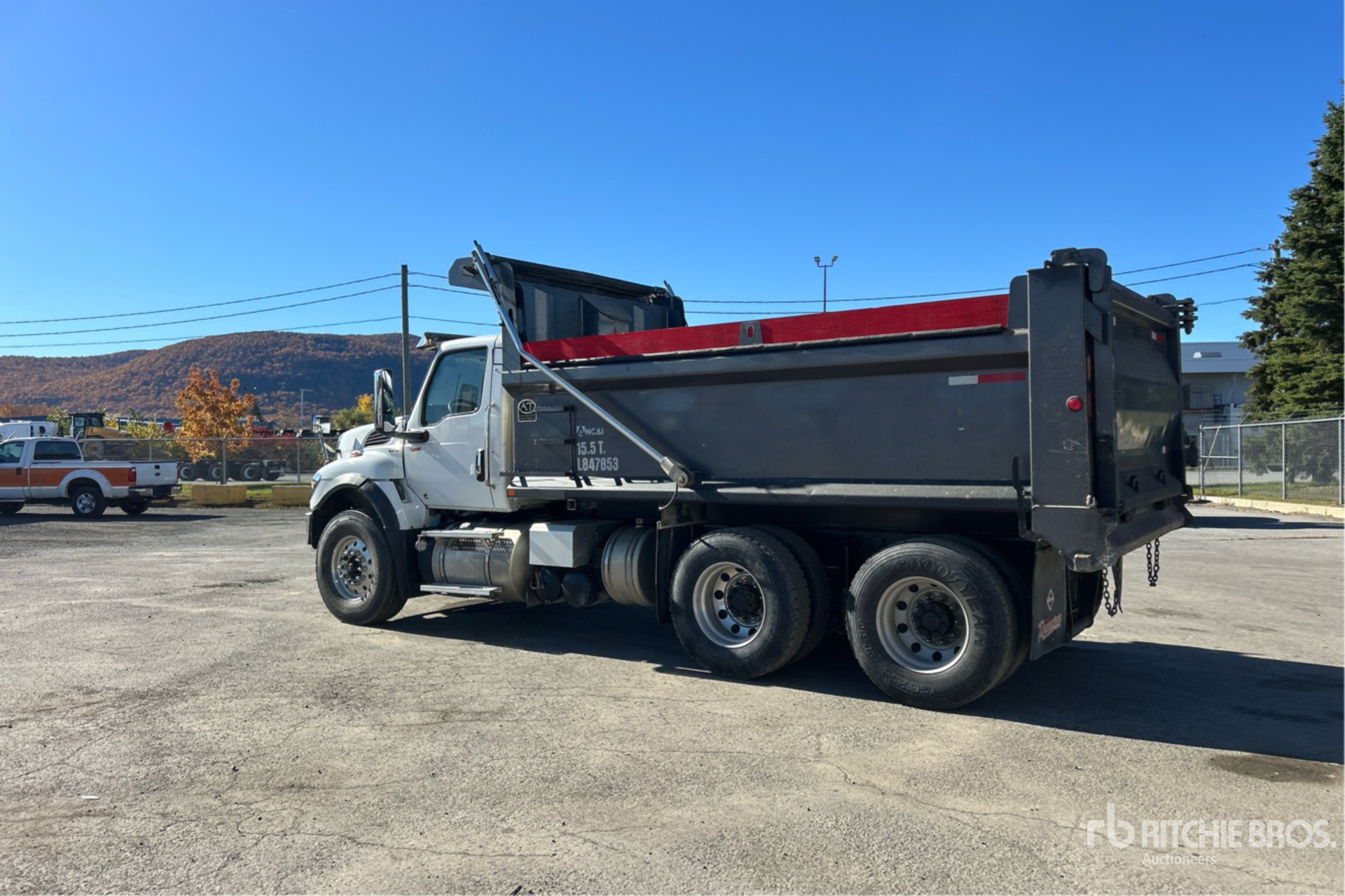 2021 International HV607