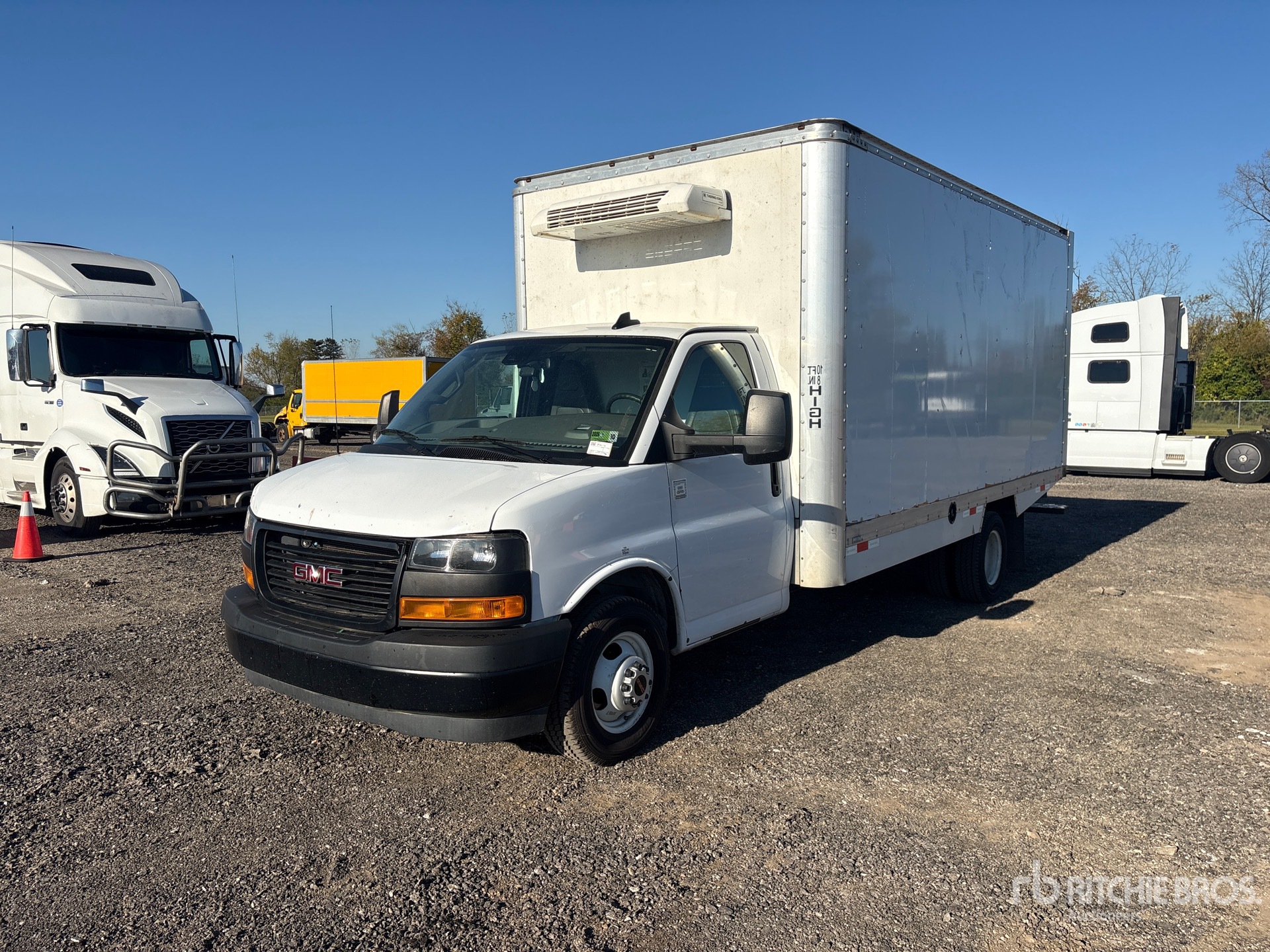 Photo of 2024 GMC SAVANA G3500