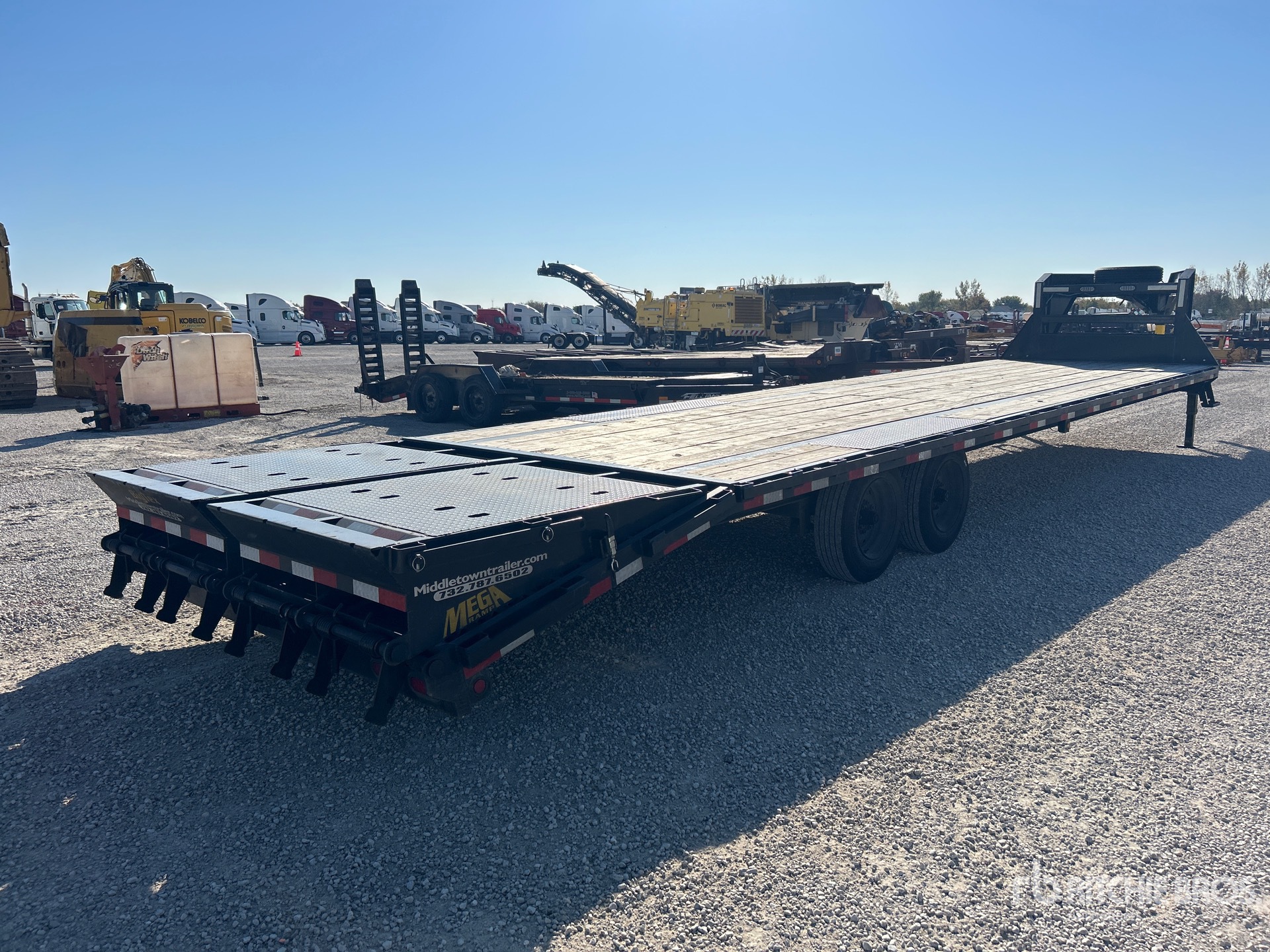 2026 Big Tex 16GN-35D5A-MRBK