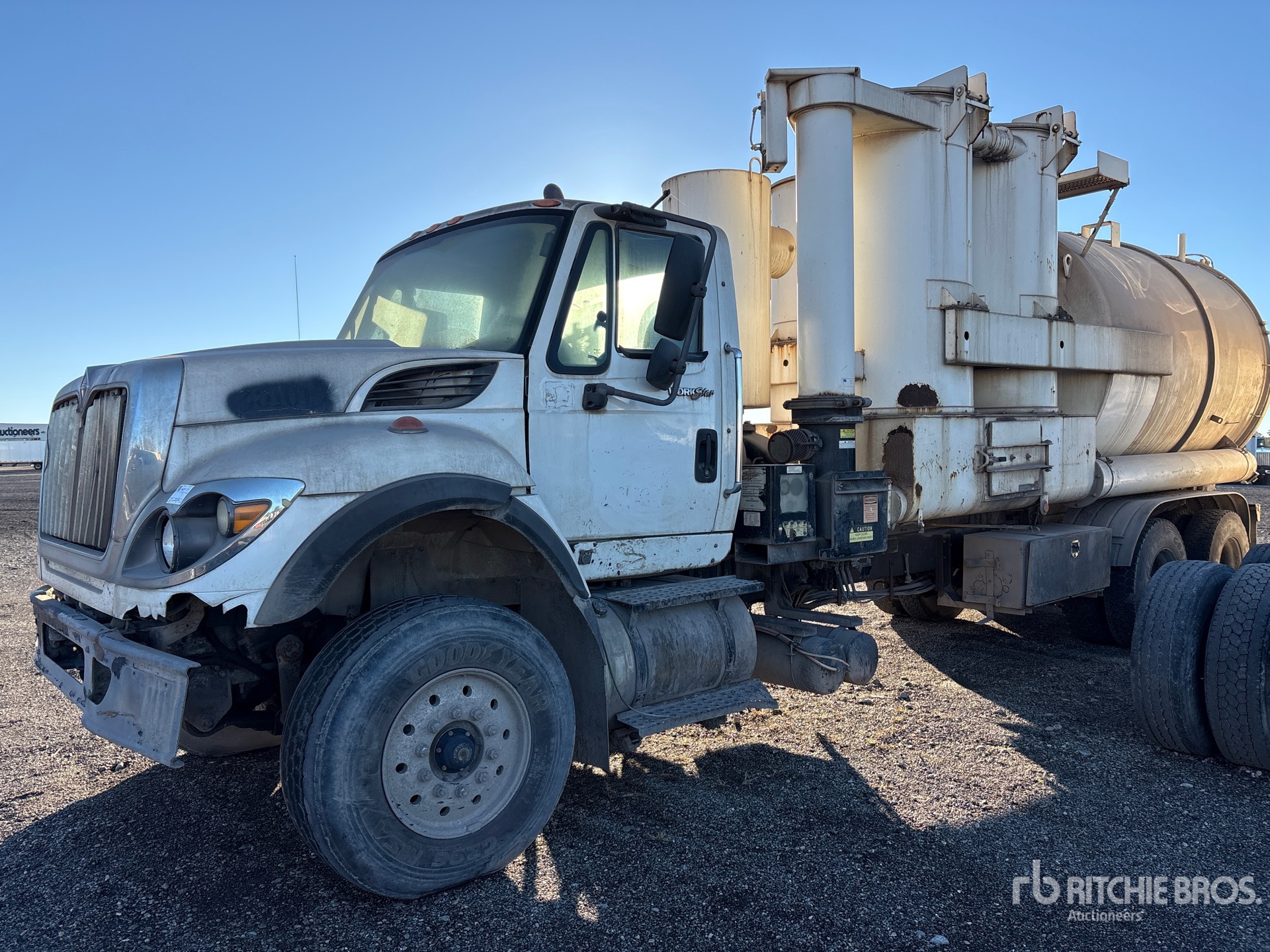 Photo of 2009 International 7600