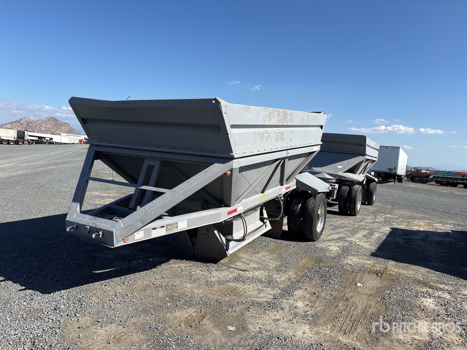 1992 Fruehauf 18 FT S/A