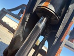 Hydraulics with Fork Positioning Cylinder (on fork carriage)
