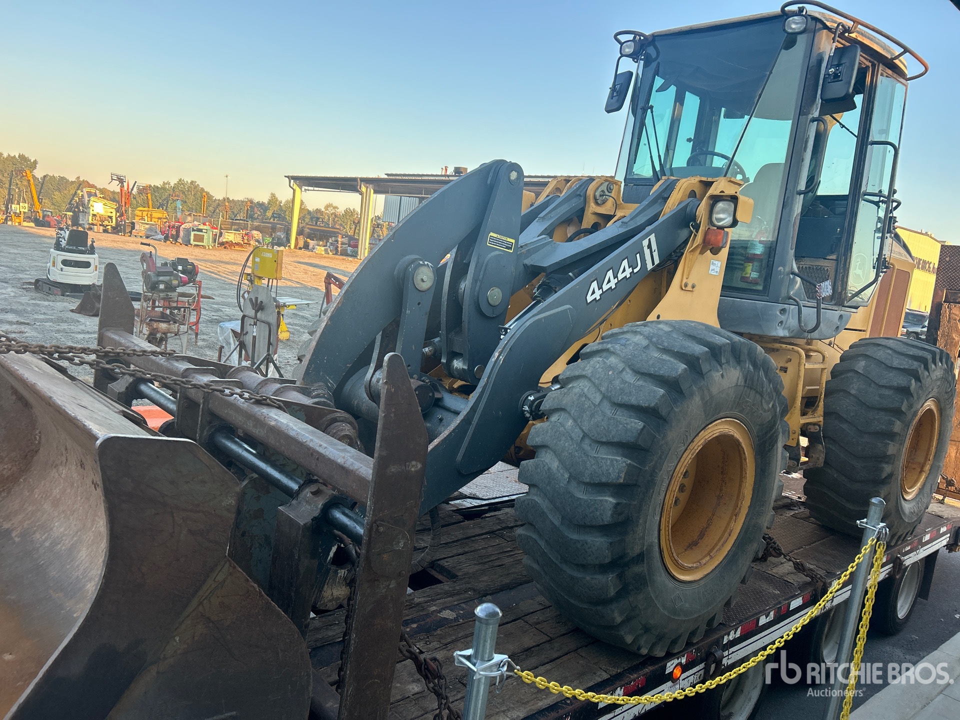 2005 John Deere 444J
