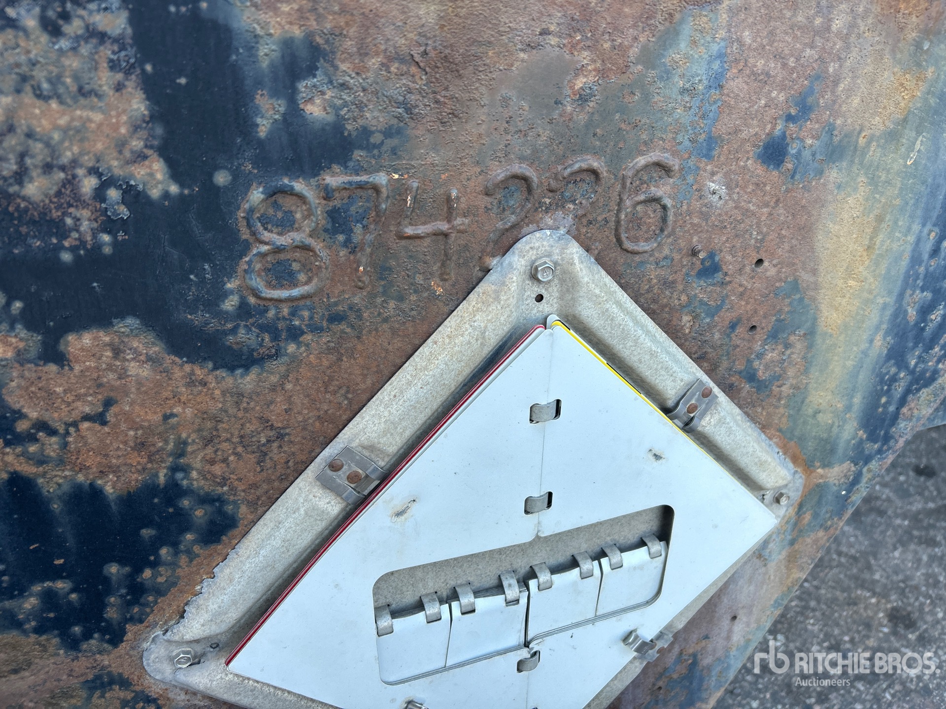 1987 Galbreath T/A (INOPERABLE)