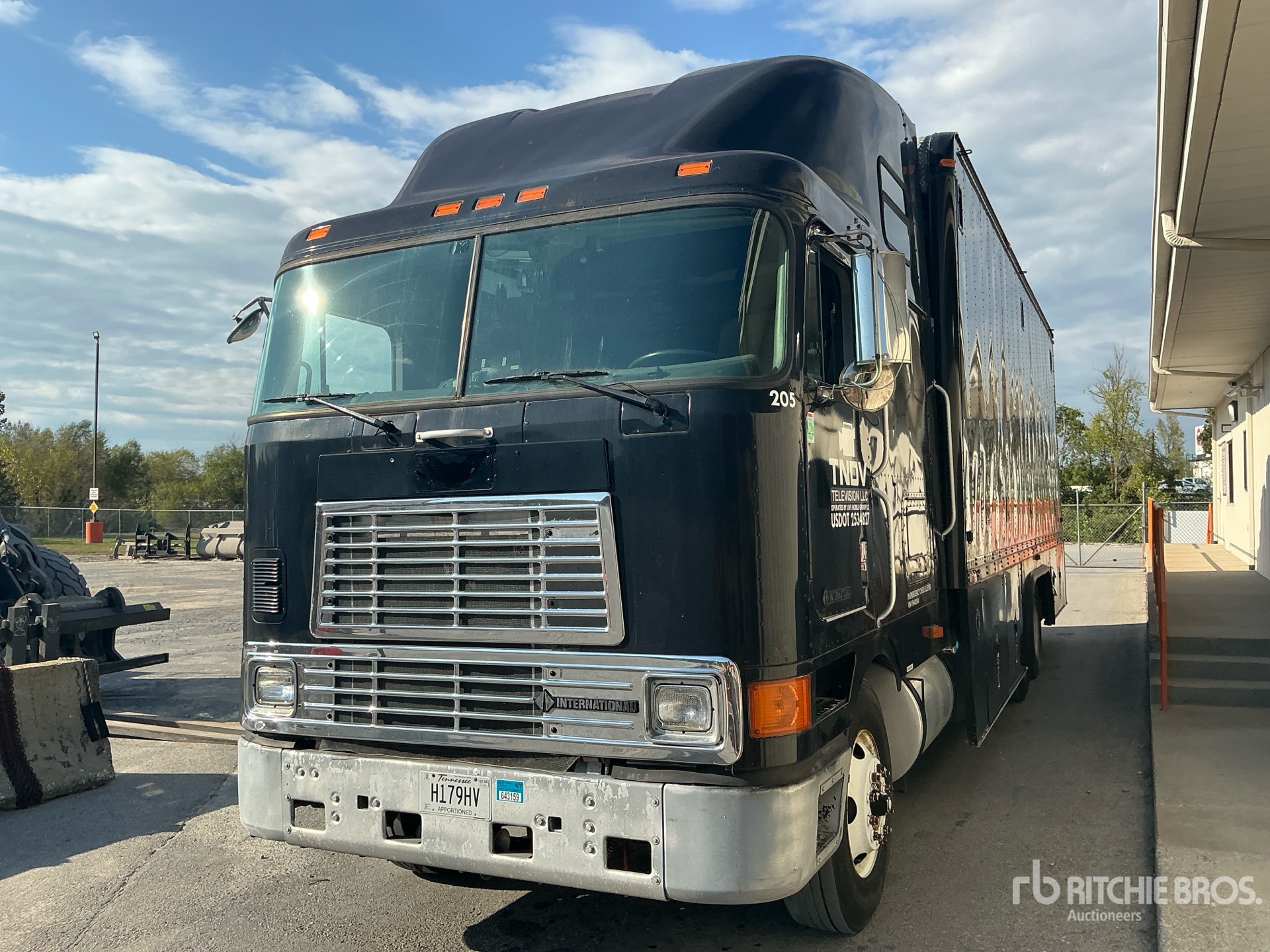 Photo of 1997 International 9800