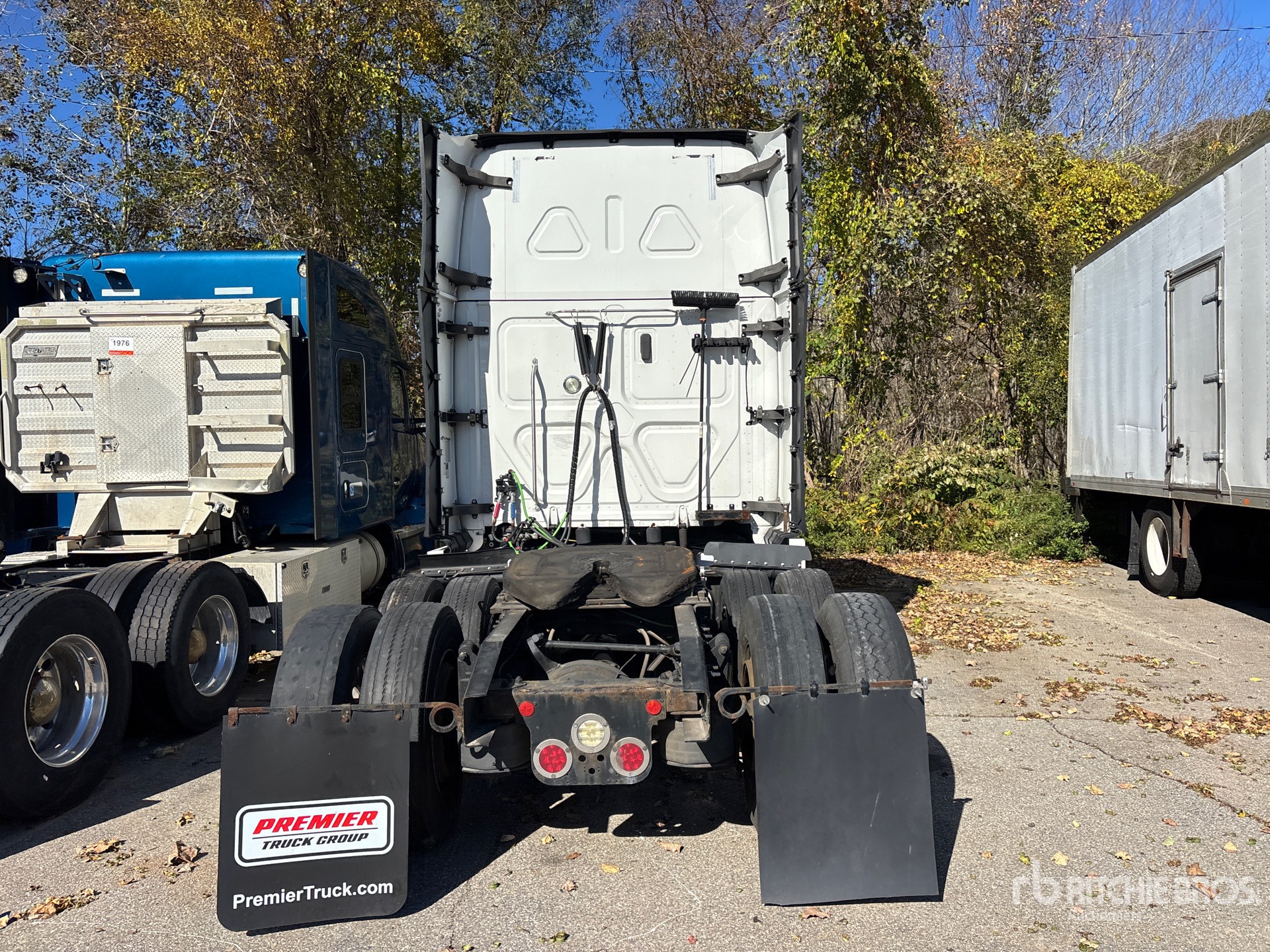 2019 Freightliner CASCADIA 126