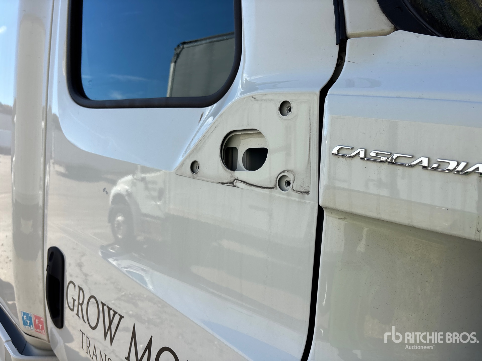 2019 Freightliner CASCADIA 126