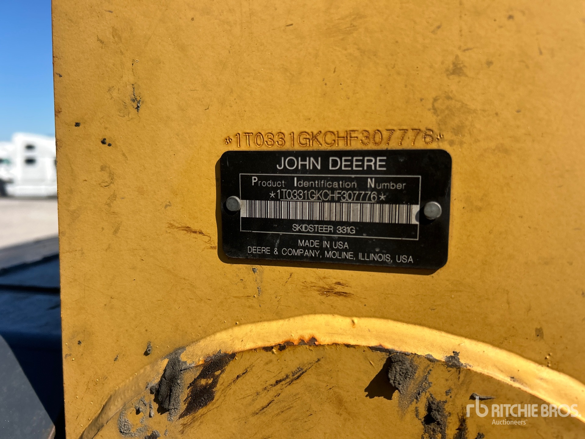 2017 John Deere 331G