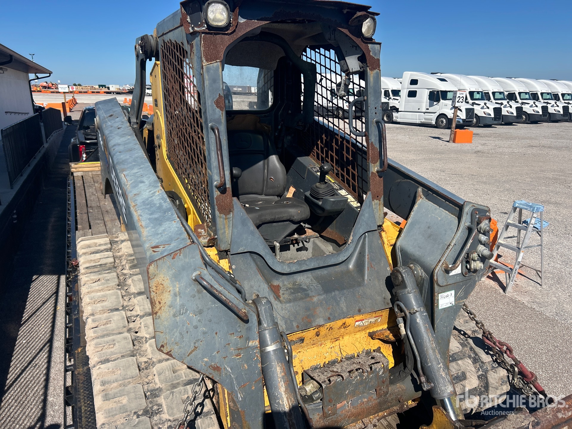 Photo of 2017 John Deere 331G