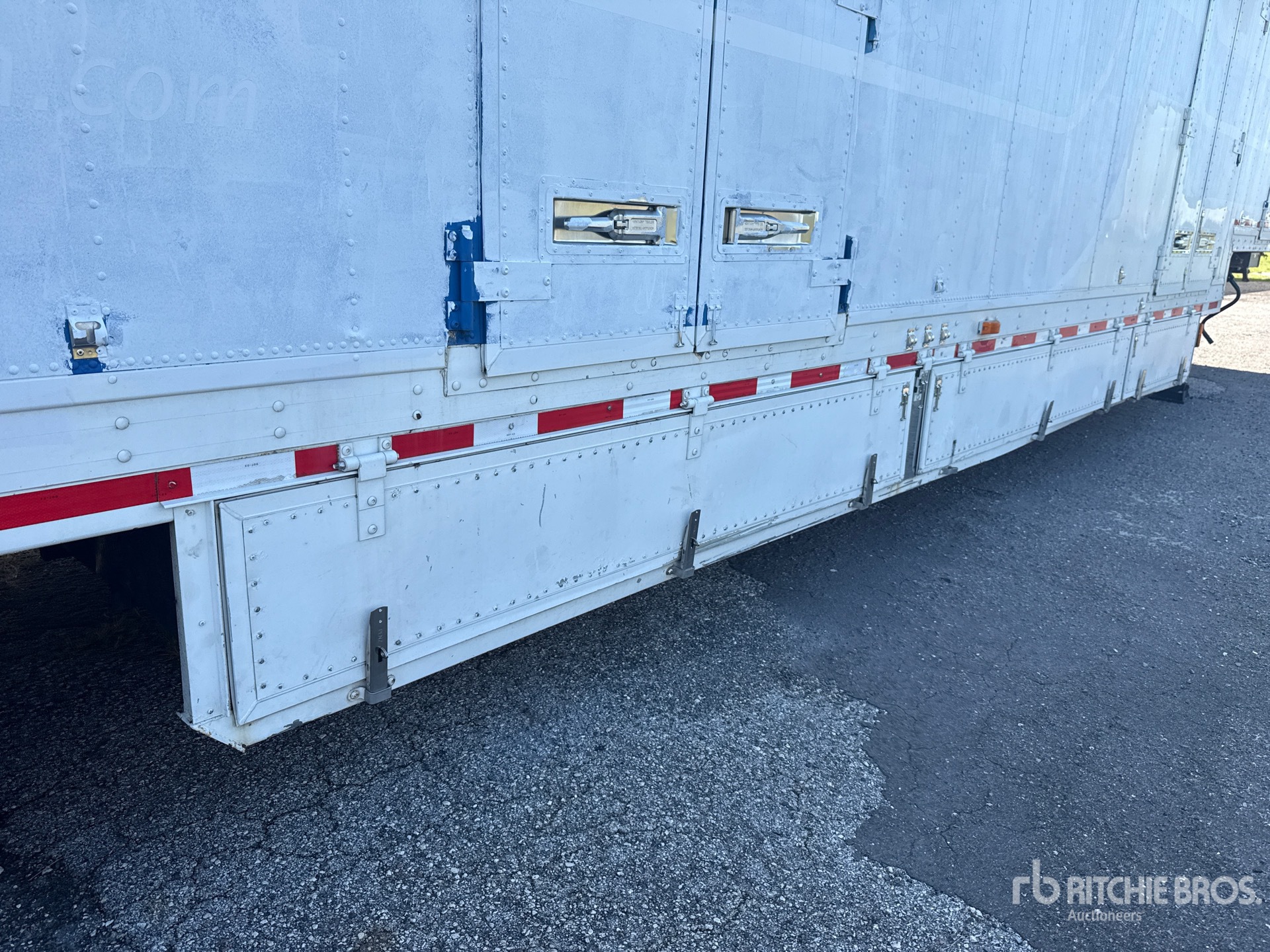 2005 Kentucky 53 FT X 102 IN T/A