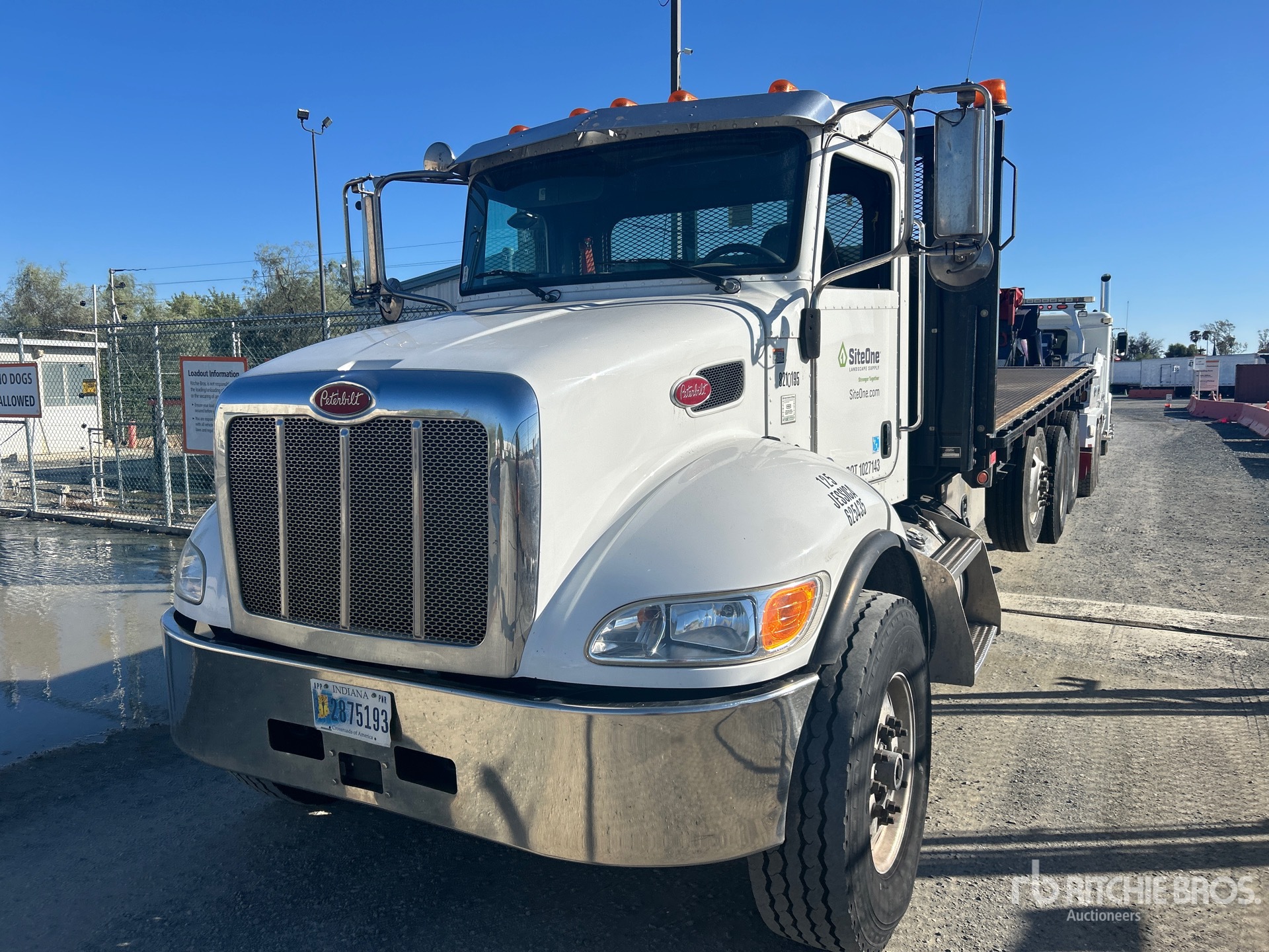 2019 Peterbilt 348