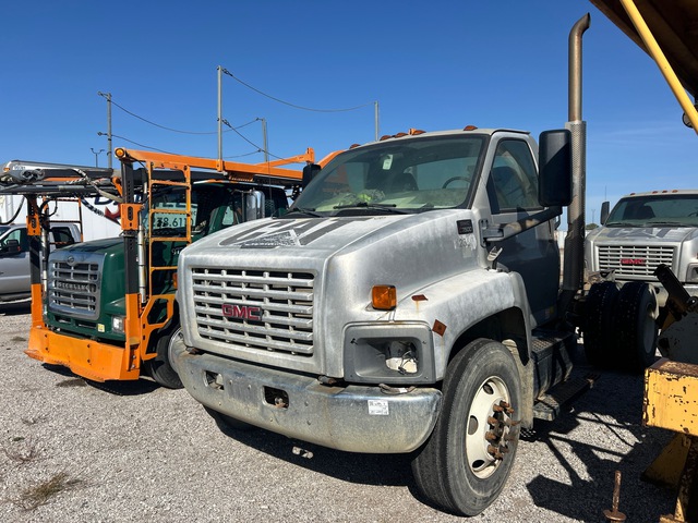 2009 GMC C7500 4x2 Cab and Chassis