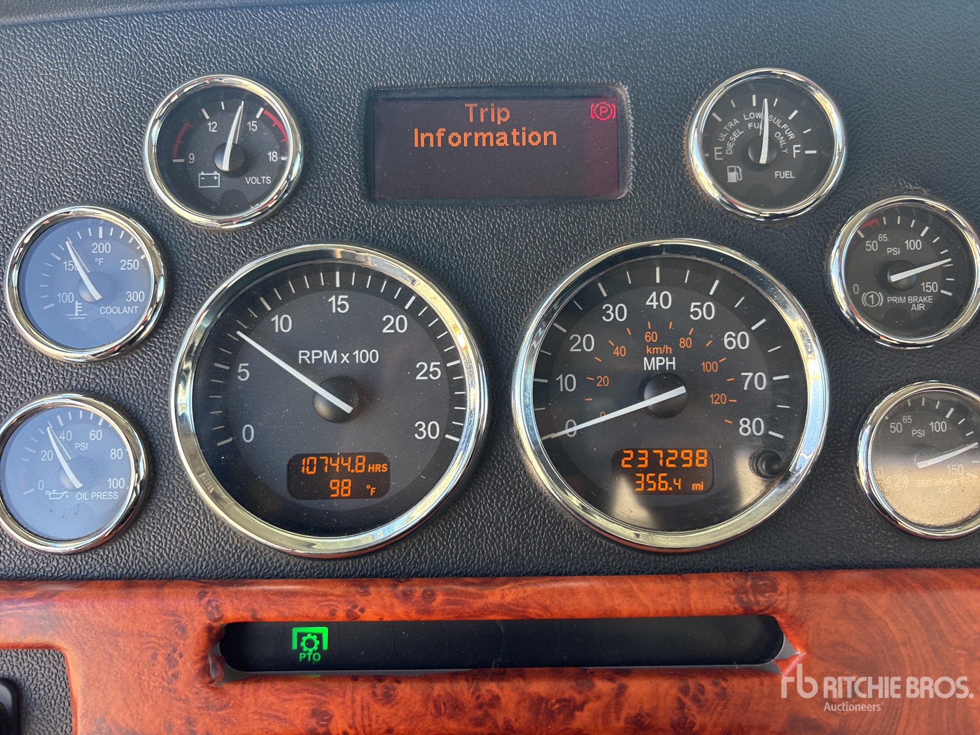2018 Peterbilt 365