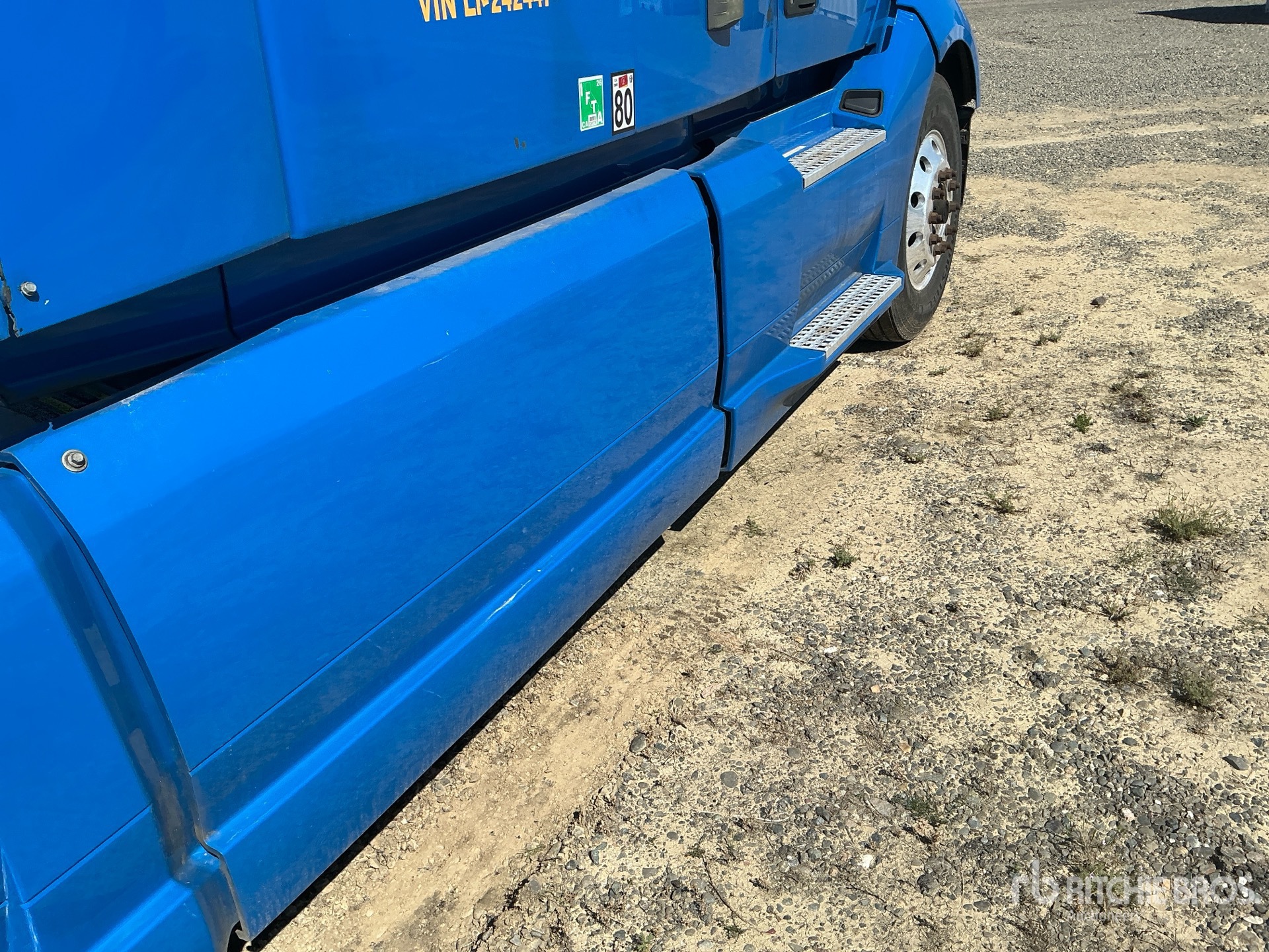 2020 Volvo VNL760