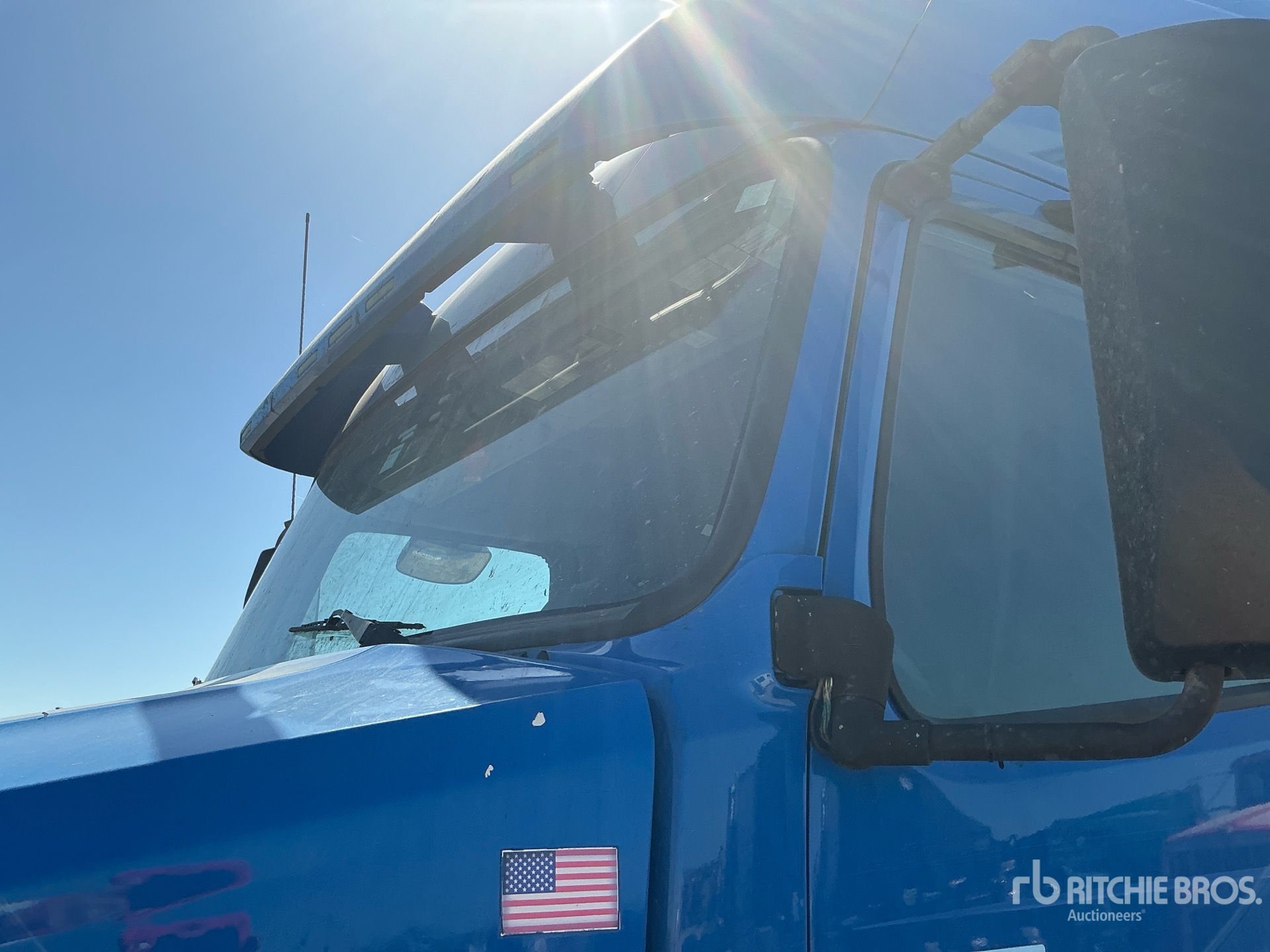 2020 Volvo VNL760